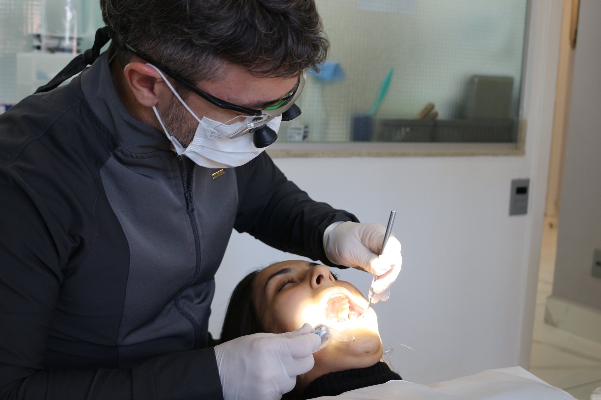 black and white bed linen