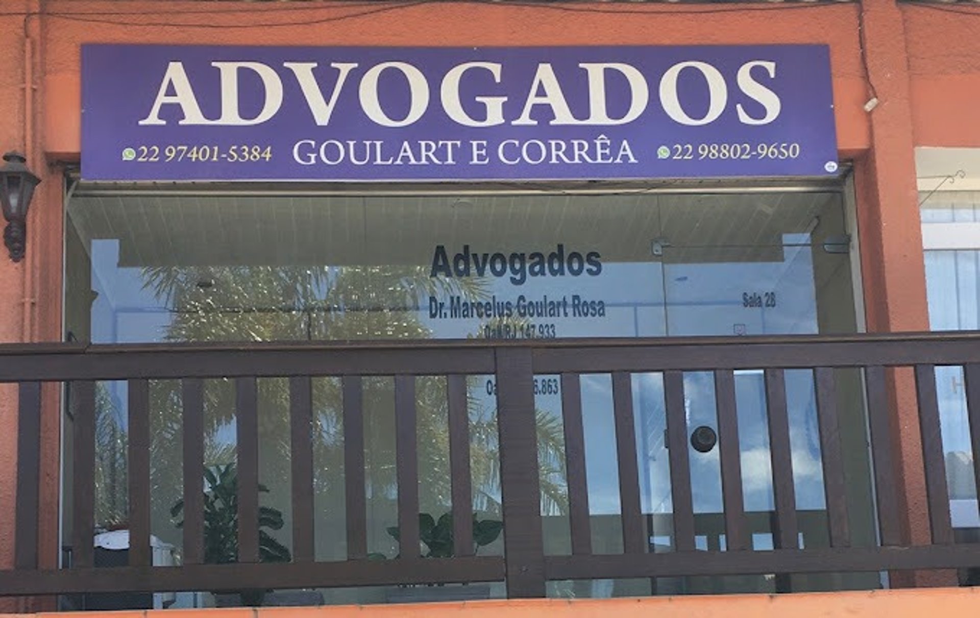 gray computer monitor