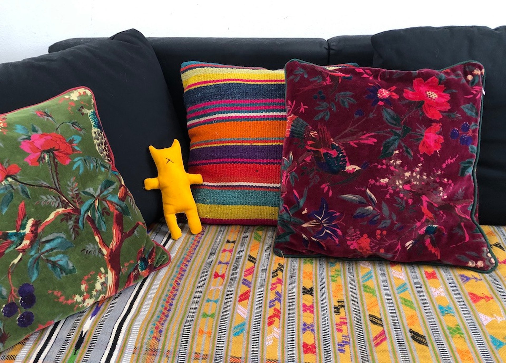 black and white bed linen