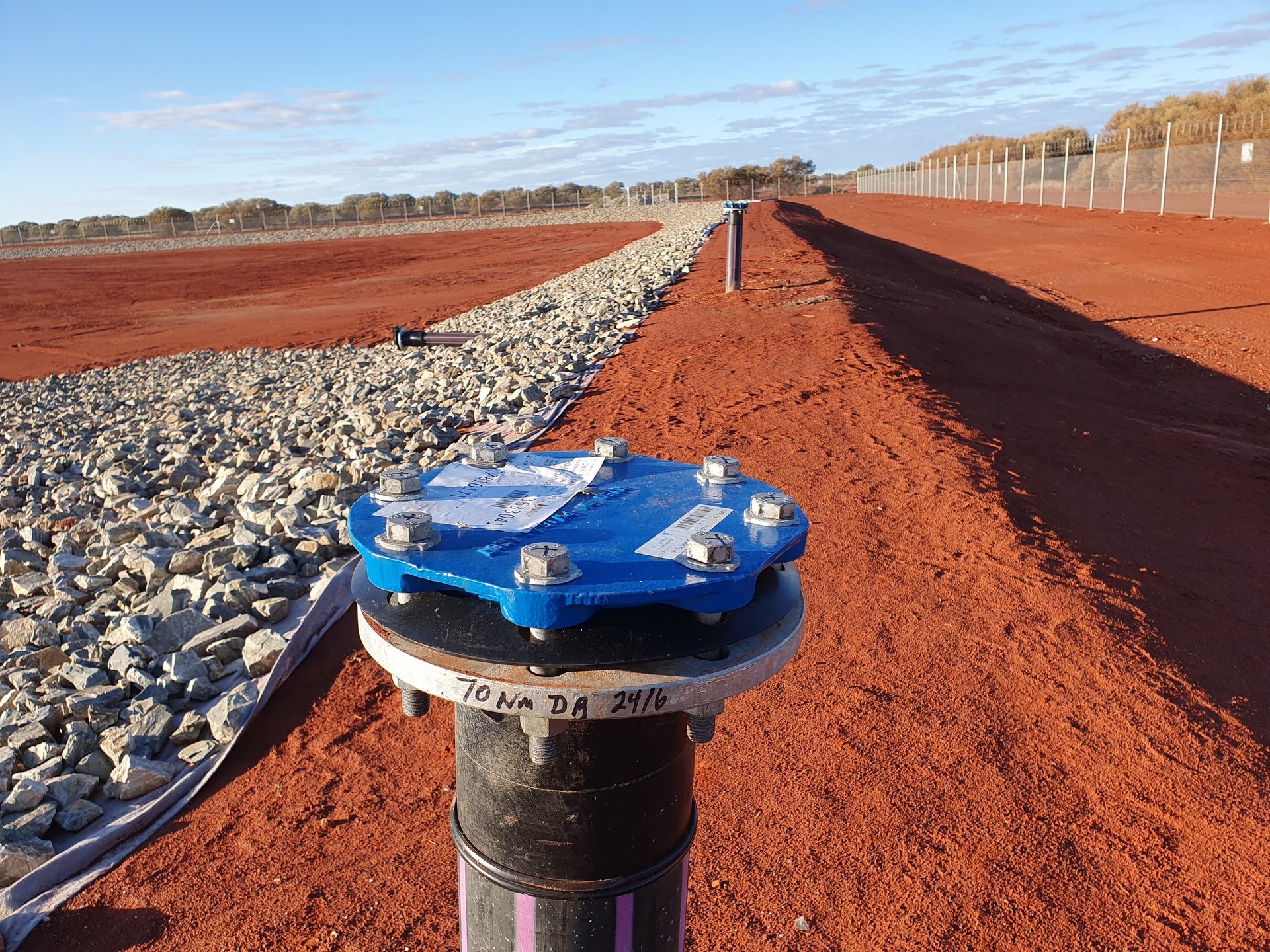 gray computer monitor