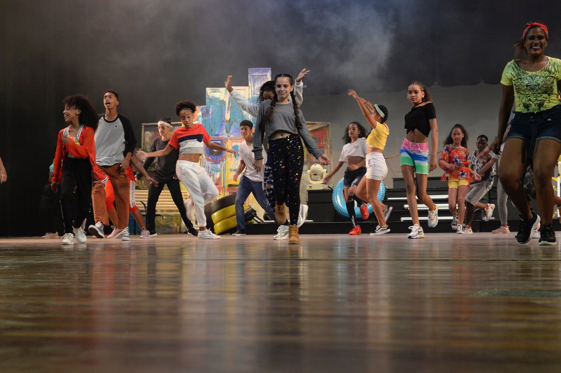 black and white bed linen