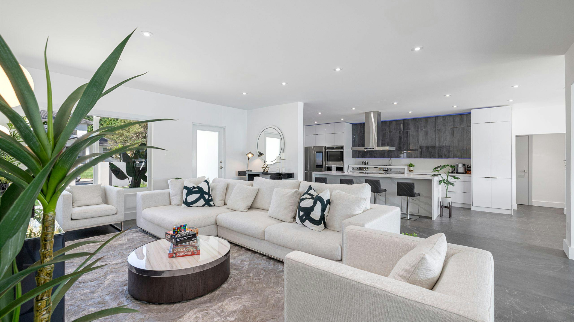 black and white bed linen