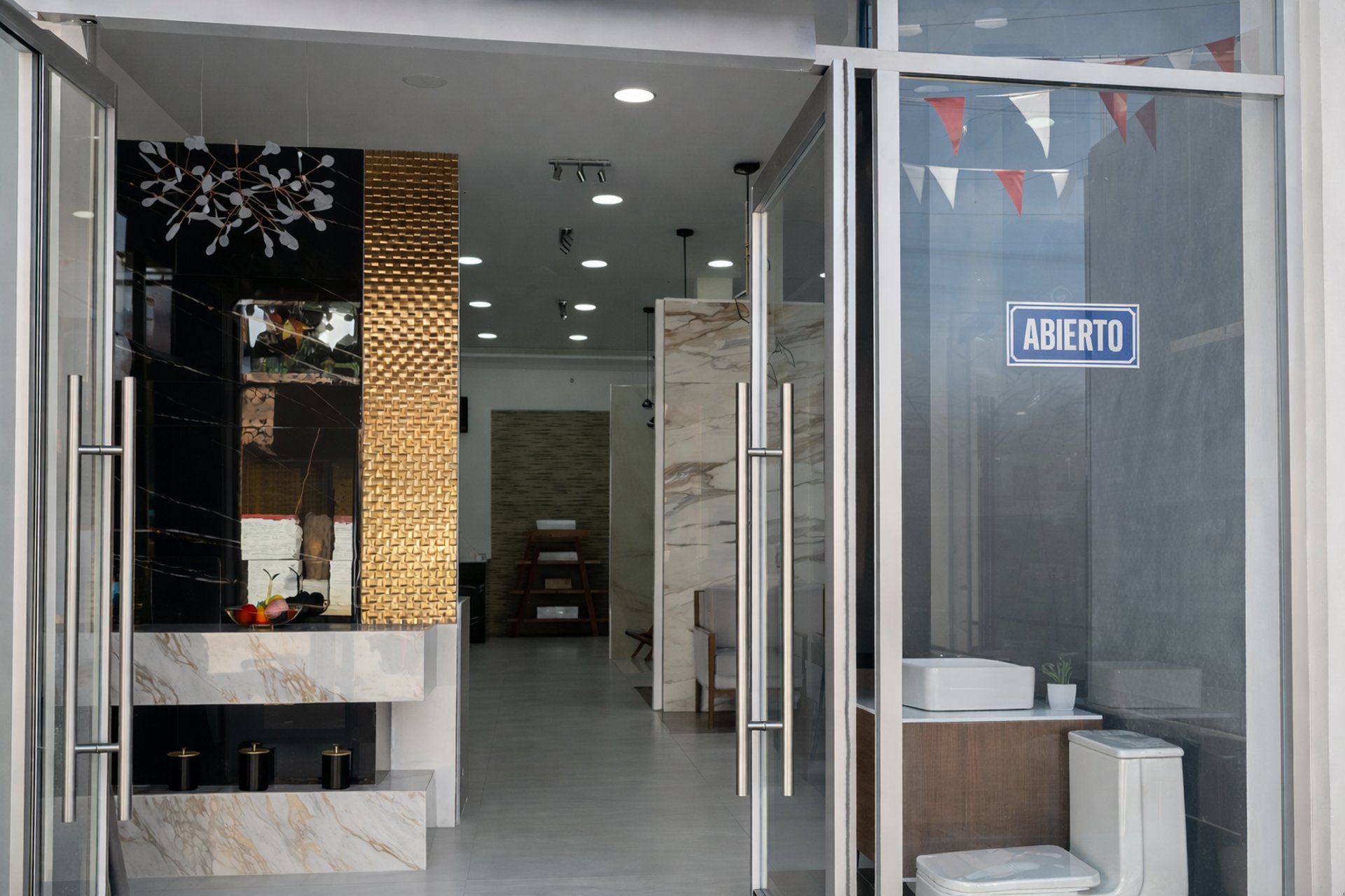 black and white bed linen