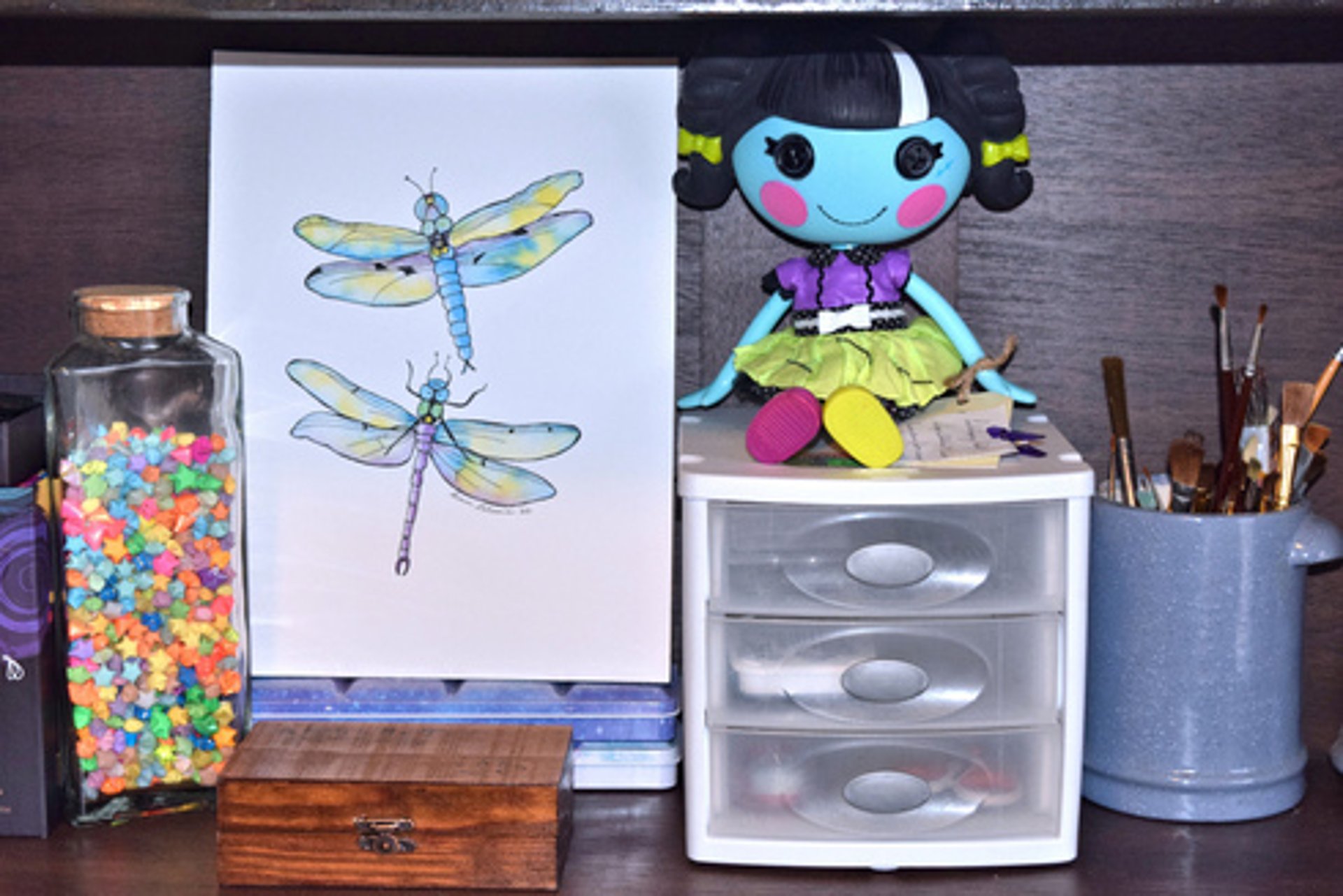 gray computer monitor