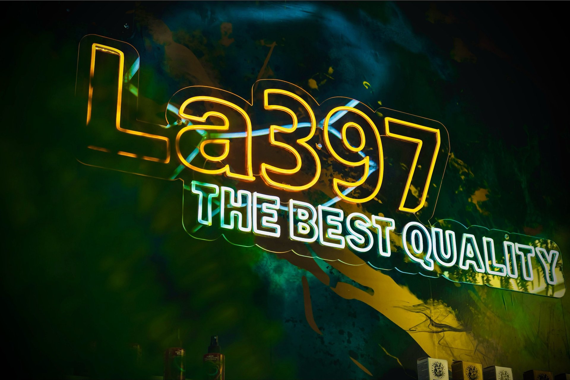 gray computer monitor