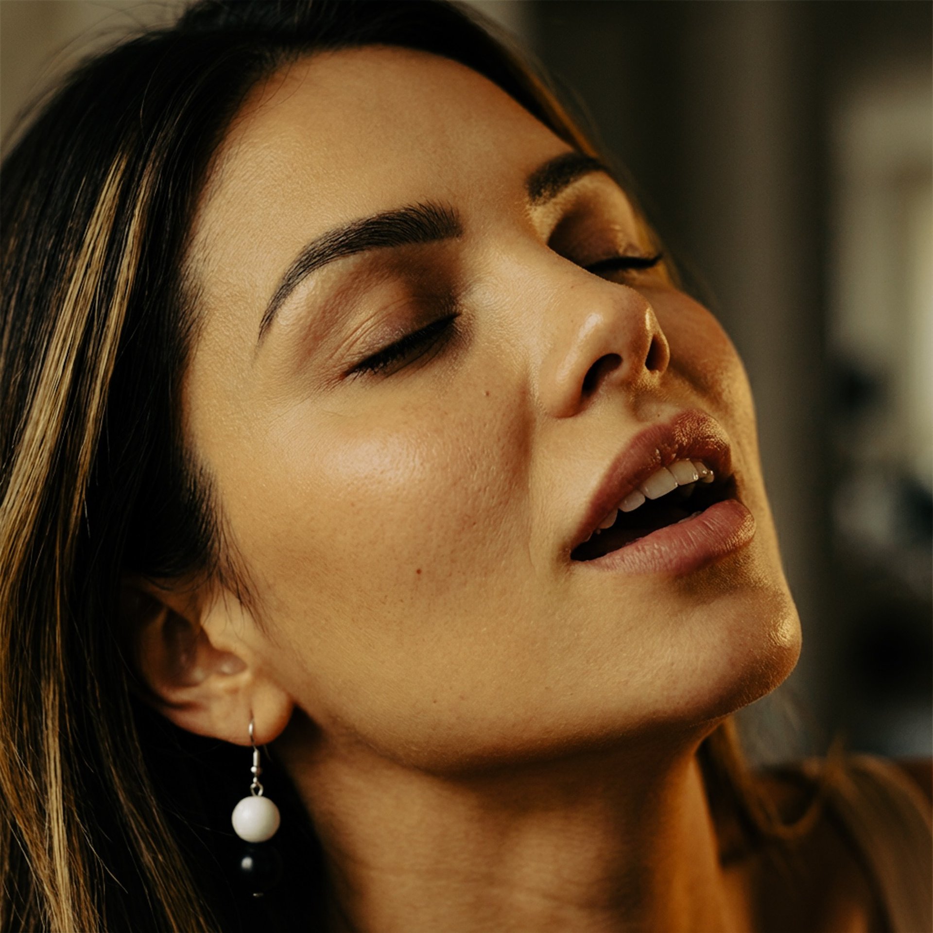 black and white bed linen