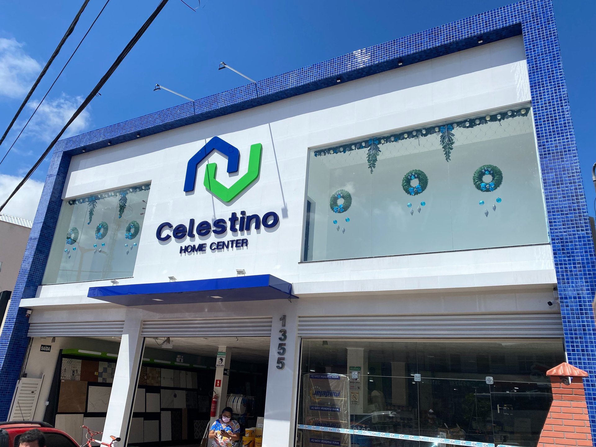 black and white bed linen