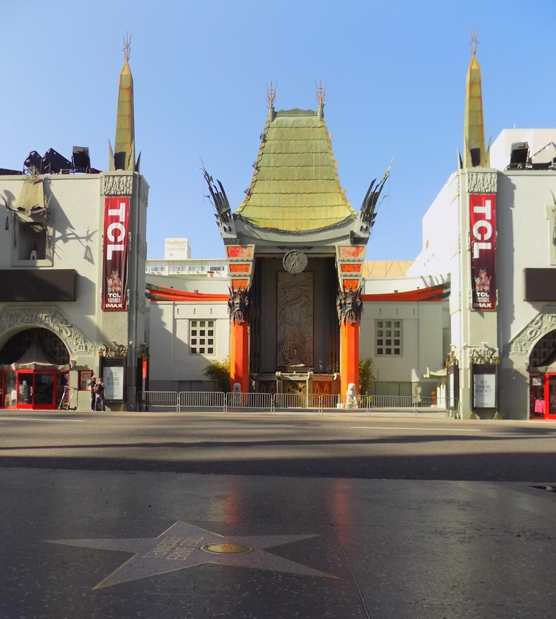 chinese-theatre-walk-of-fame-los-angeles