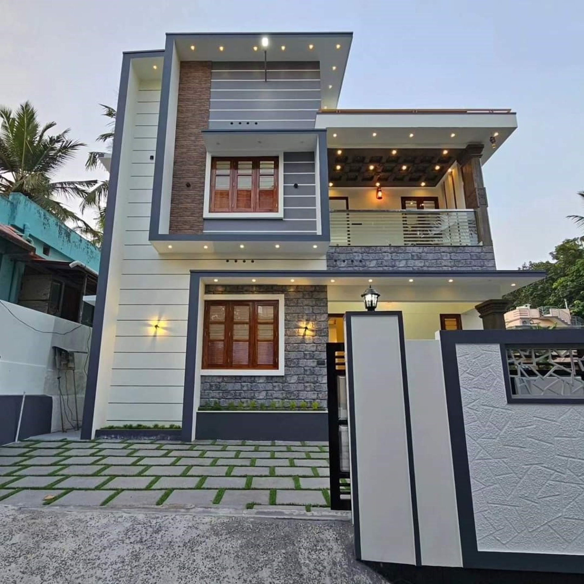 gray computer monitor