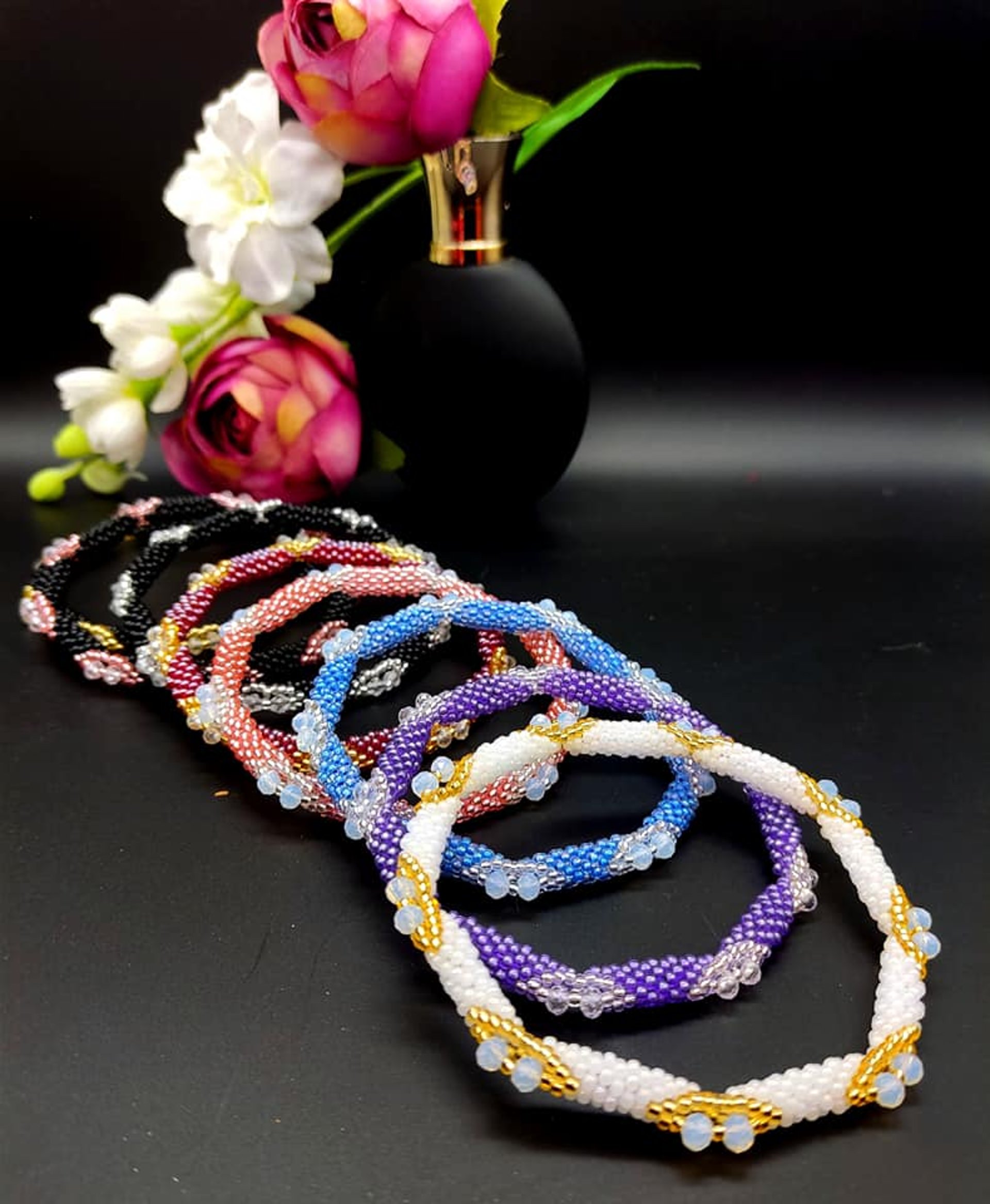 black and white bed linen