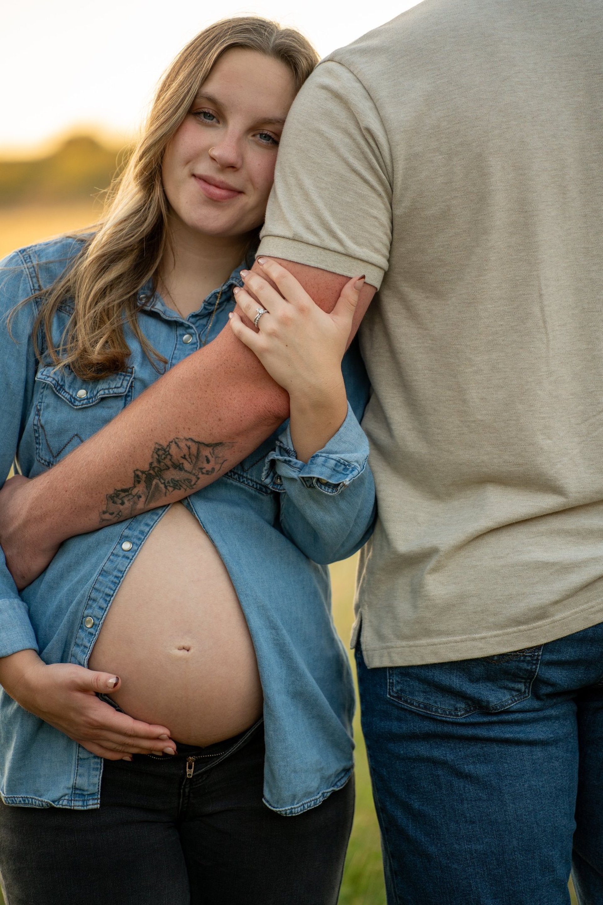 gray computer monitor