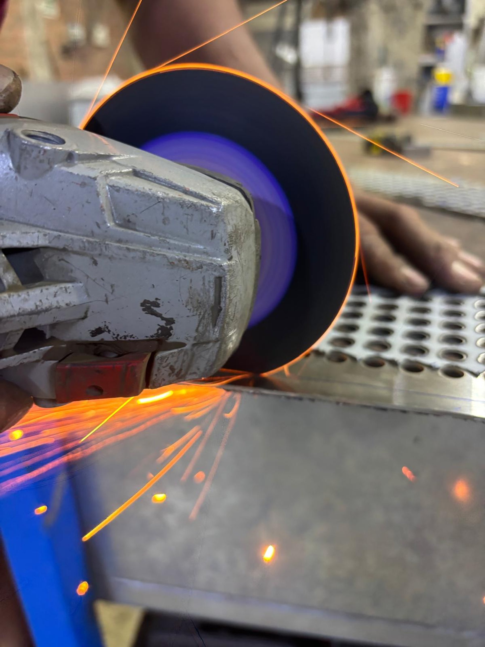 gray computer monitor