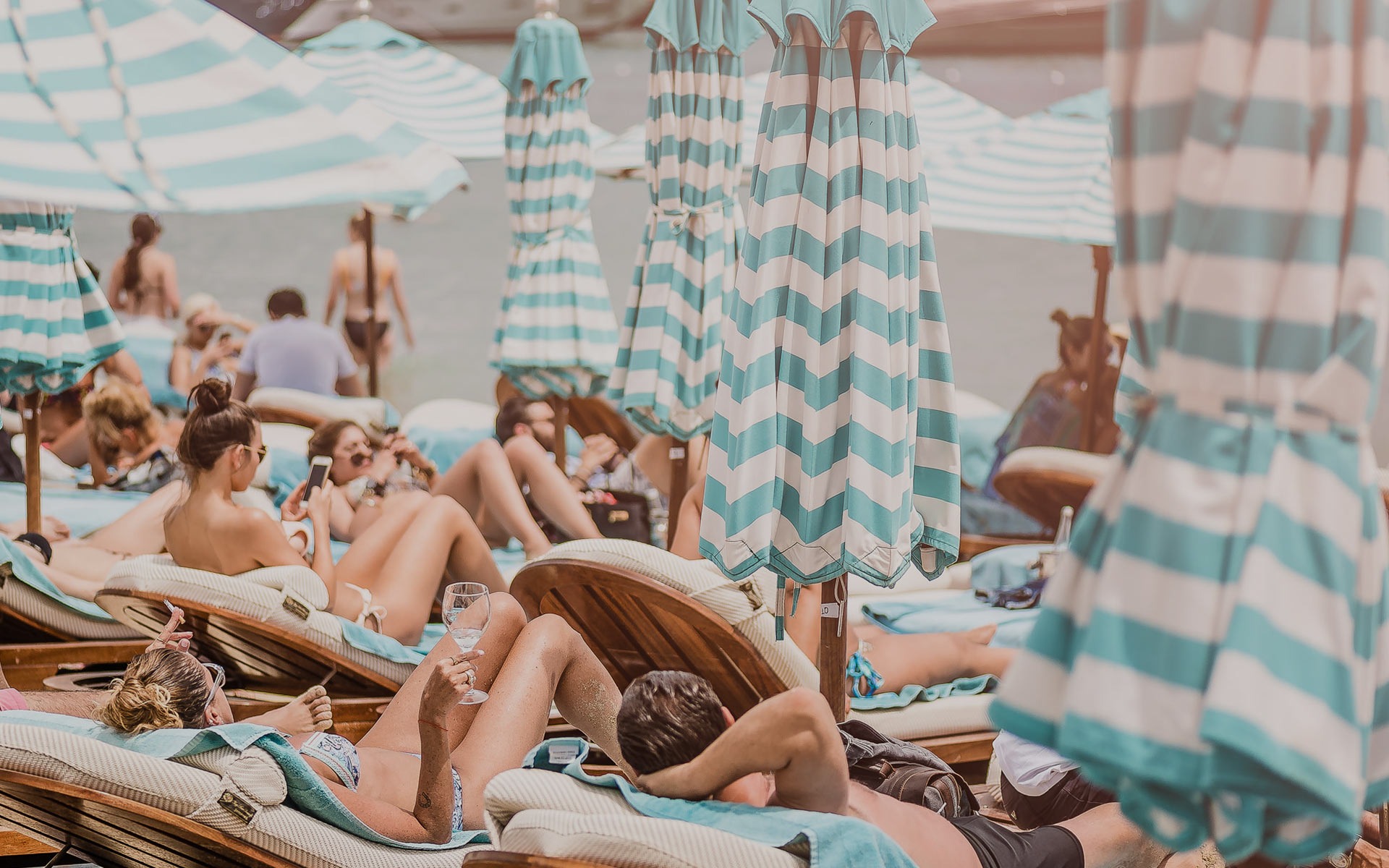 mykonos- Nammos - beach transfer -VIP