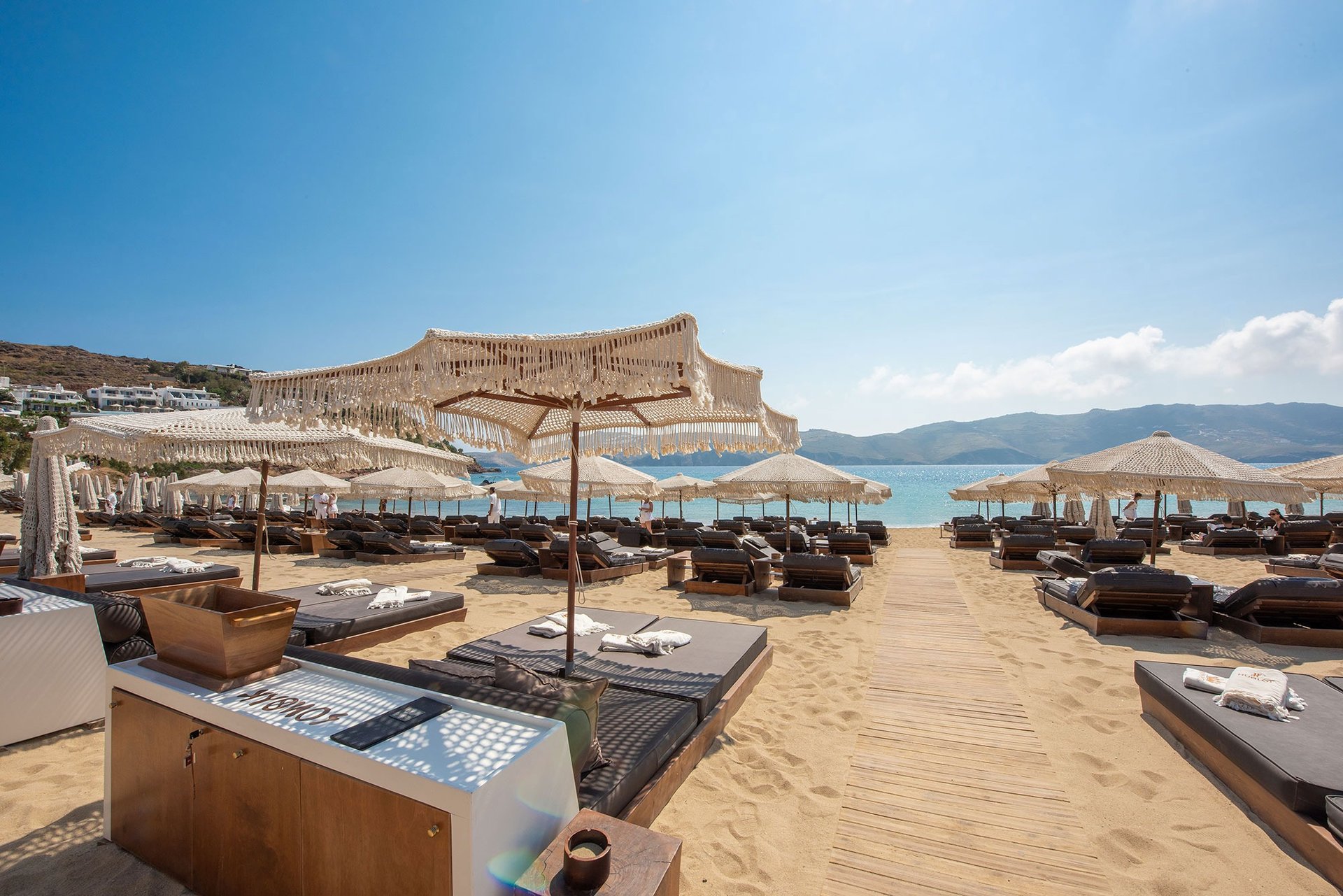 Principote Mykonos Transfer - Vip - Van to scorpios