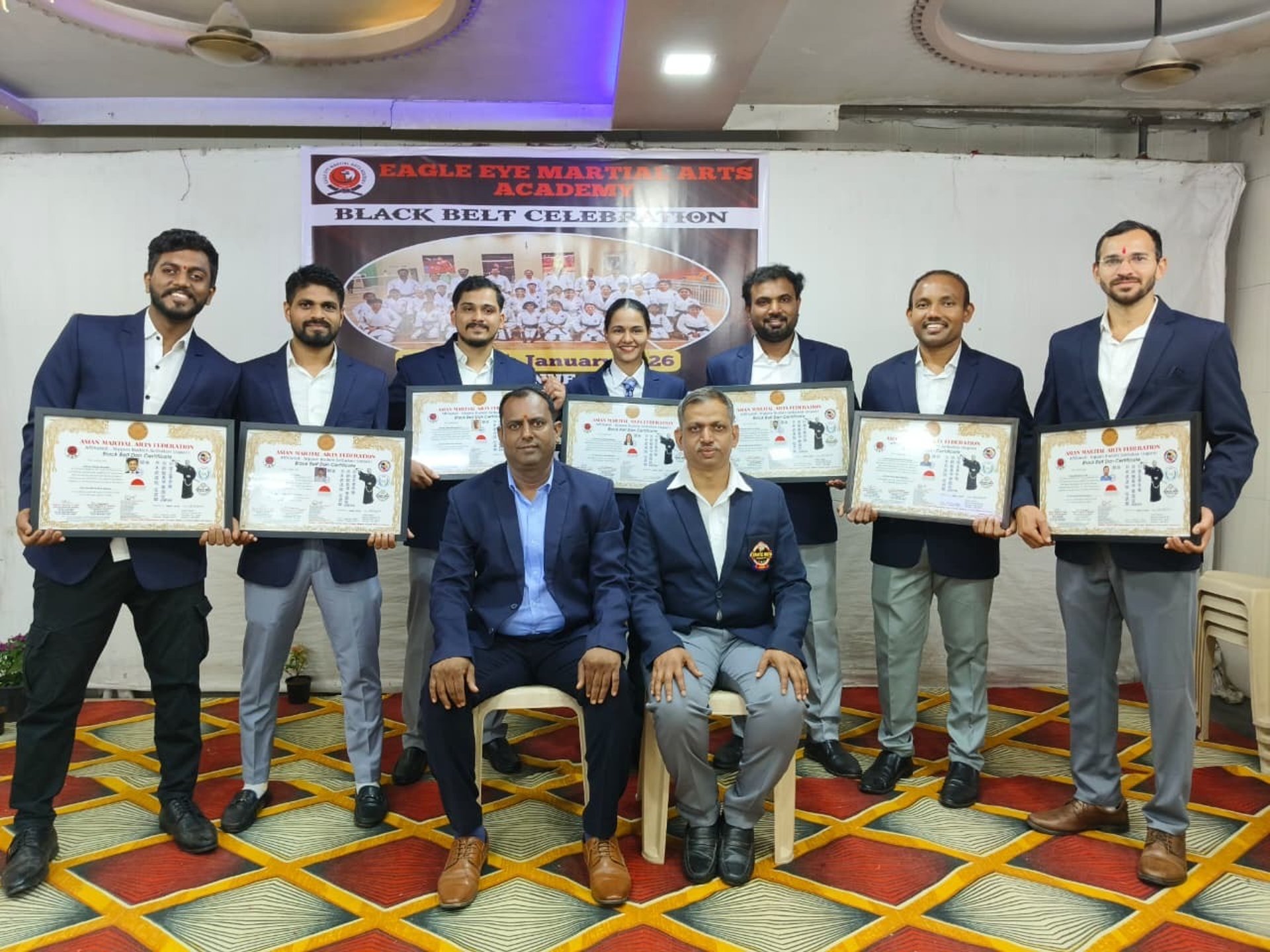 gray computer monitor