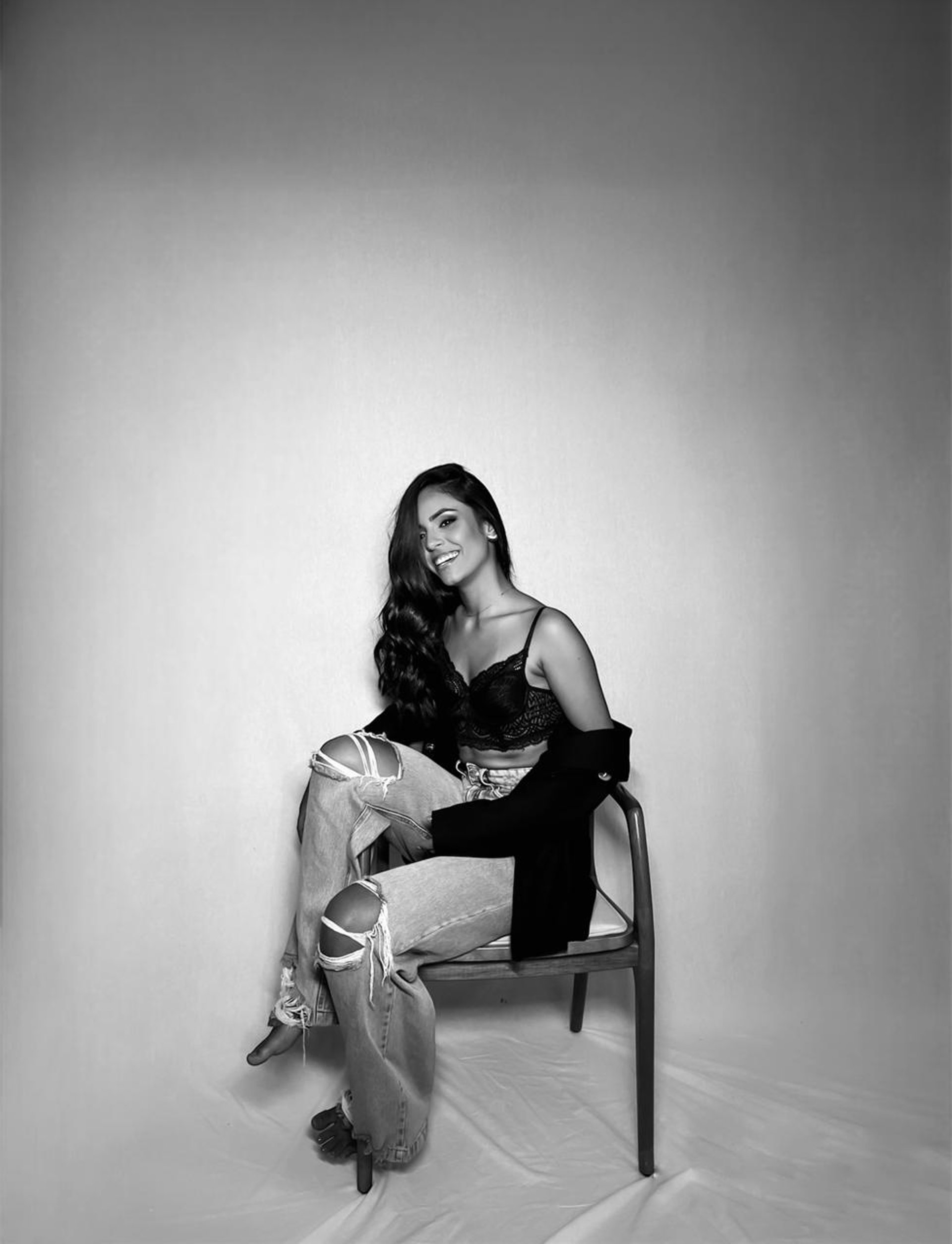 gray computer monitor