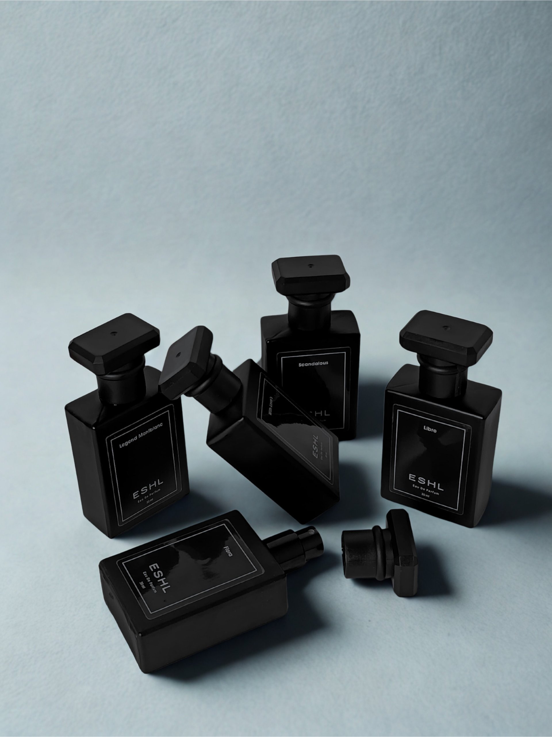 black and white bed linen