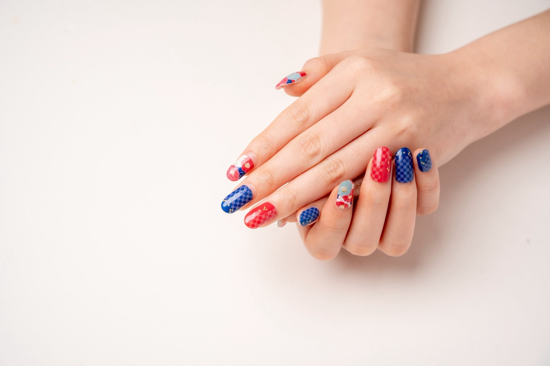 black and white bed linen