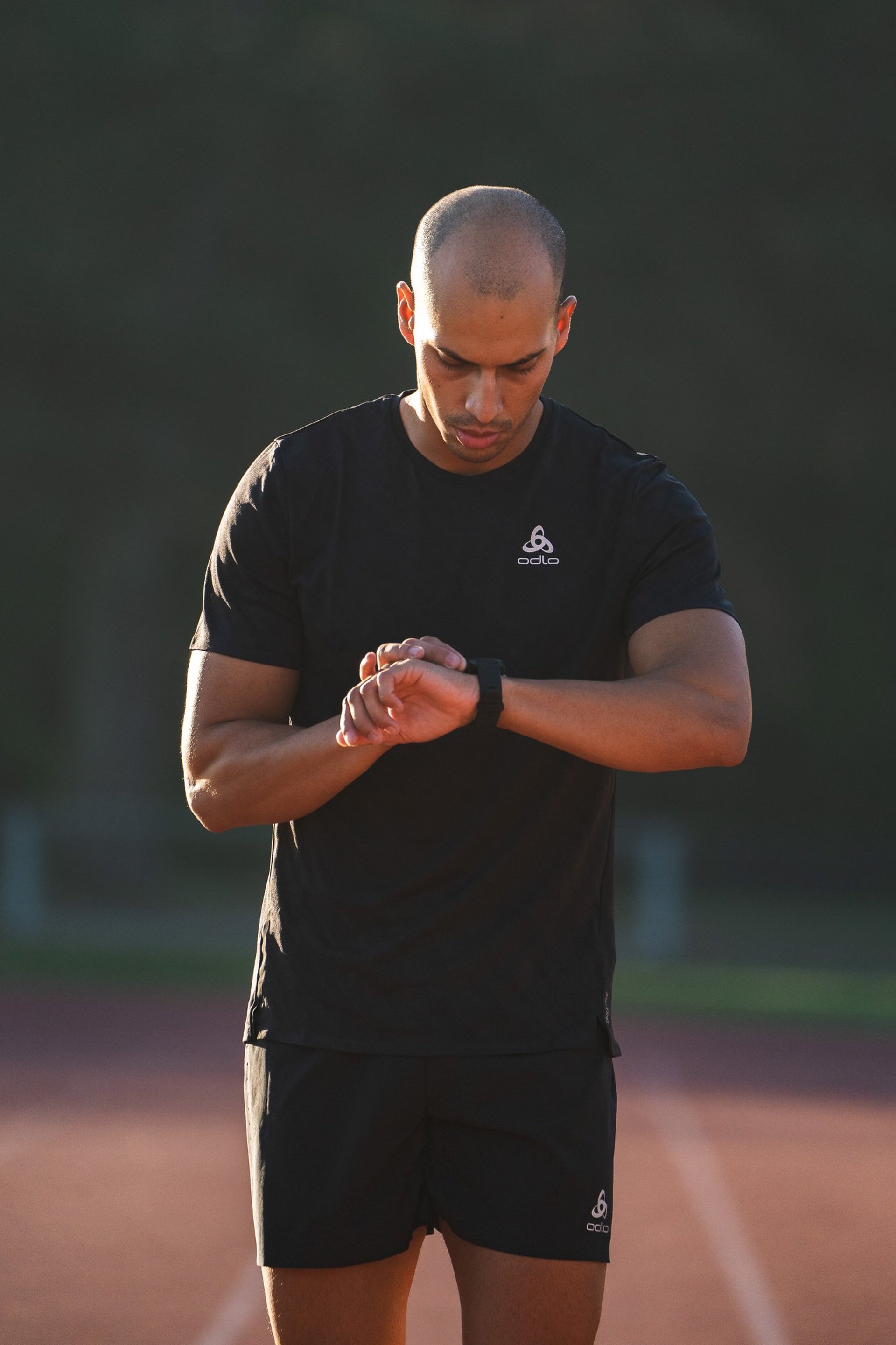 black and white bed linen