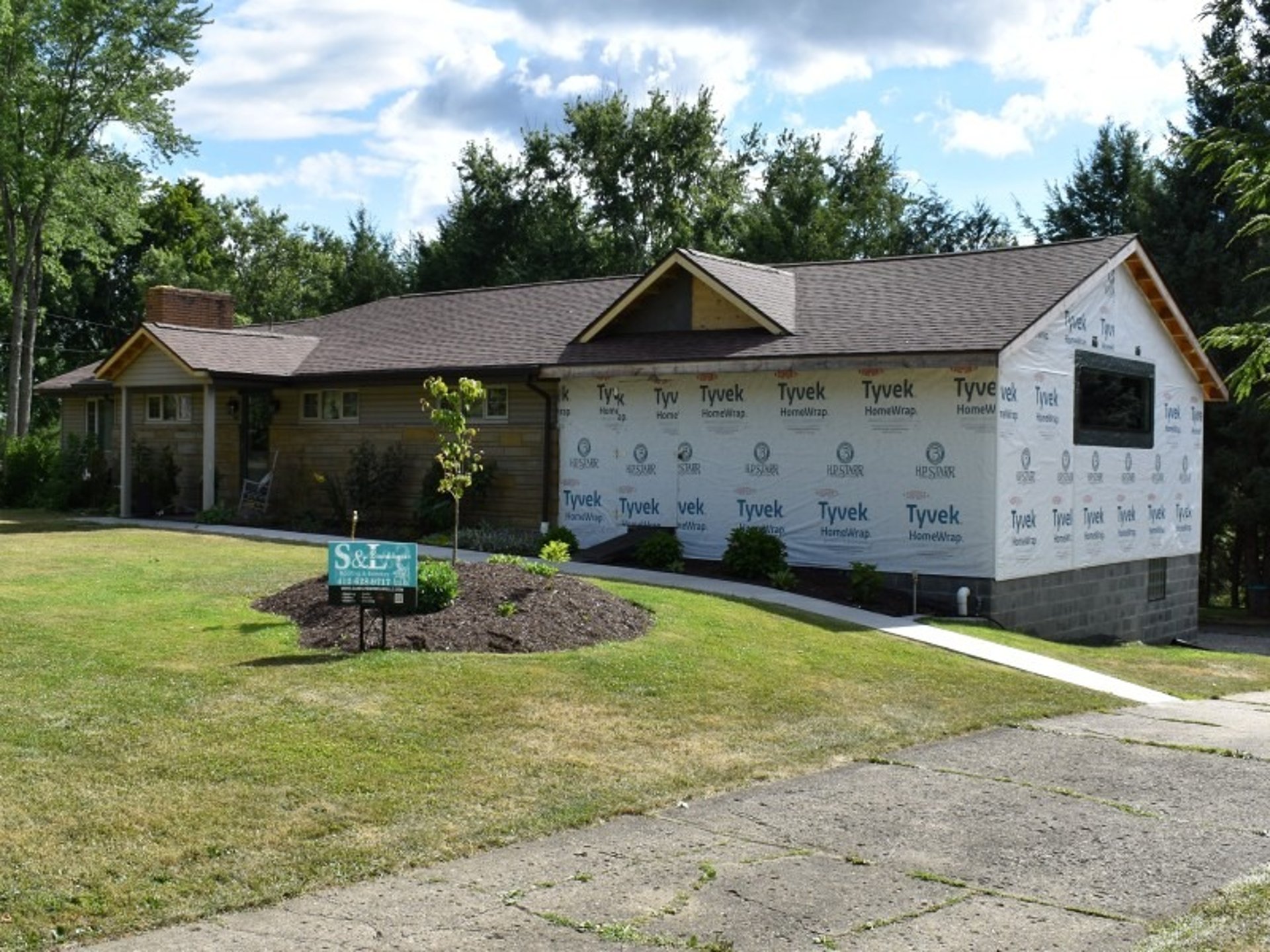 S&L Remodeling Sign Photo2