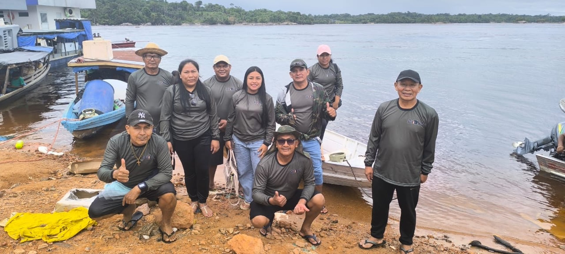 black and brown leather padded tub sofa