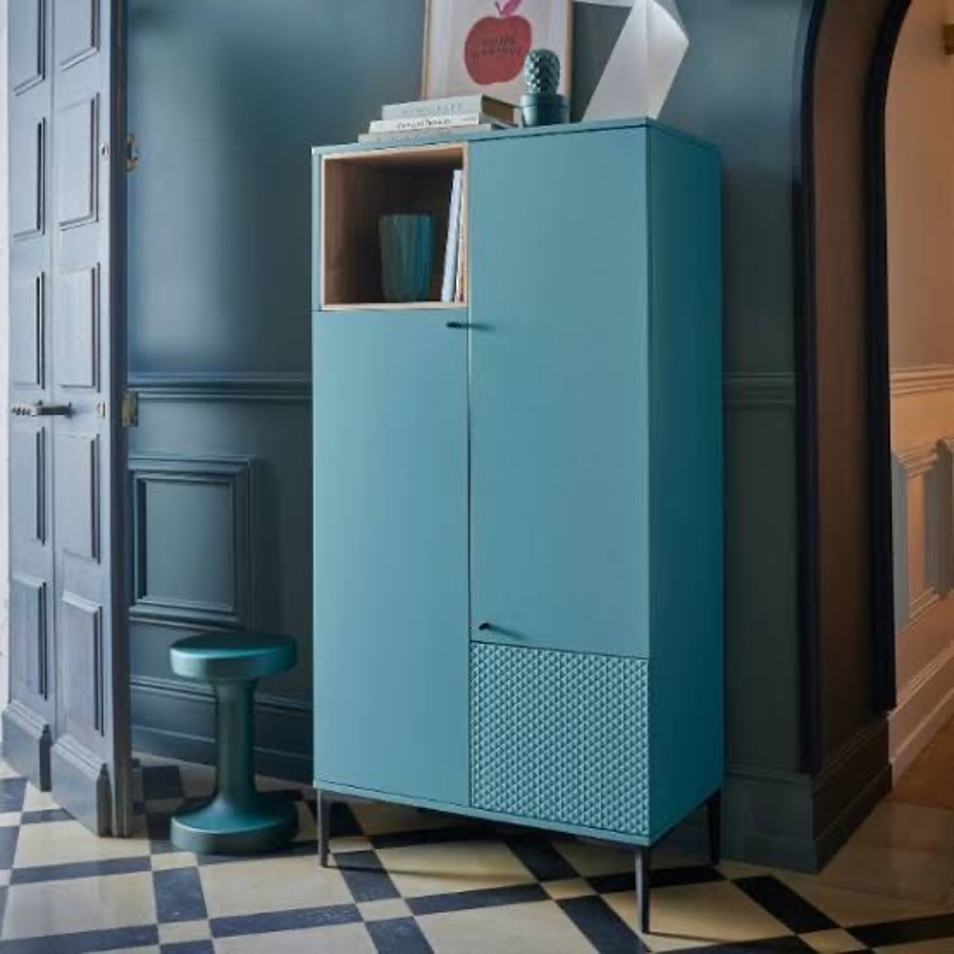 black and white bed linen