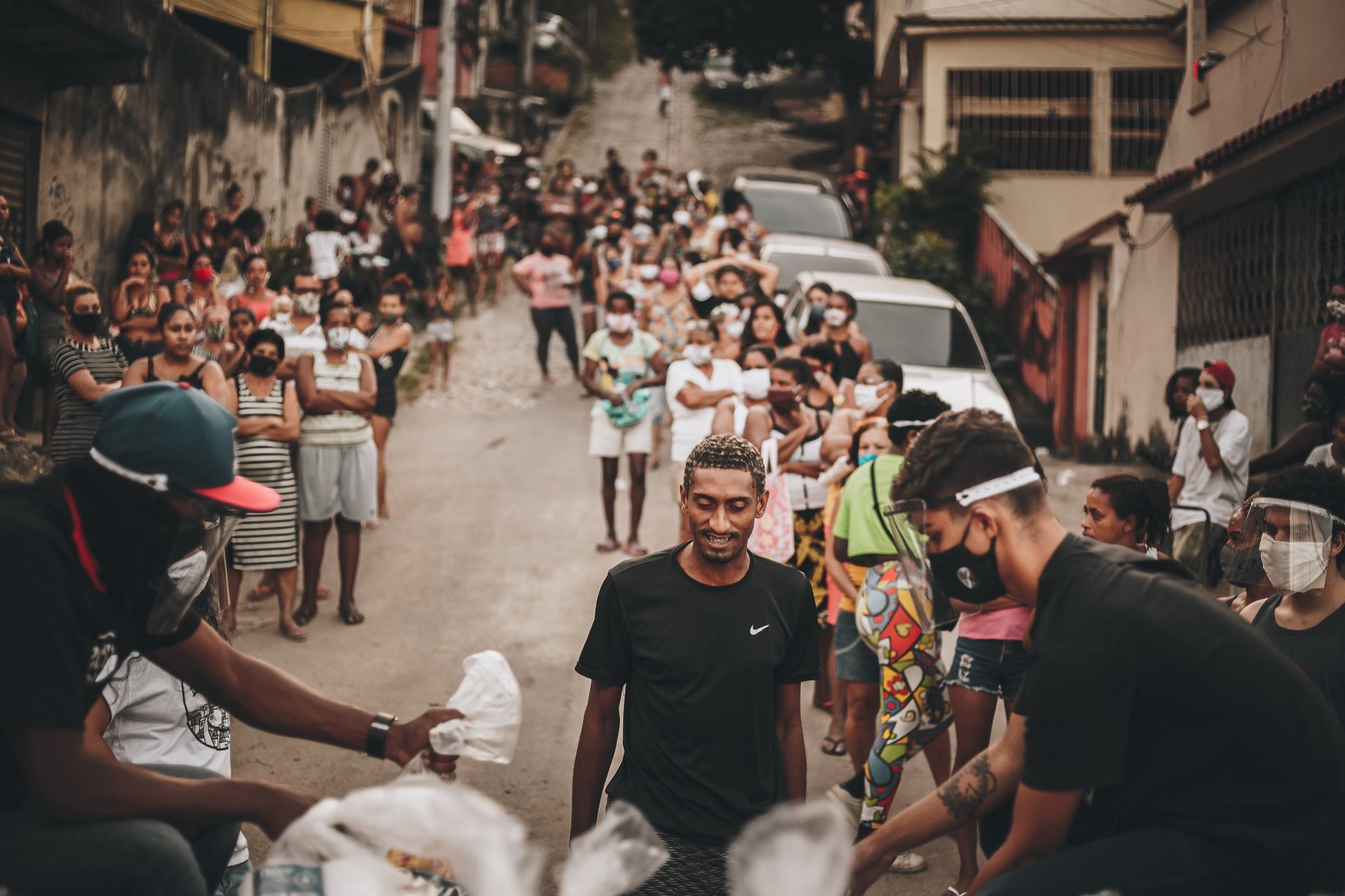 black and white bed linen