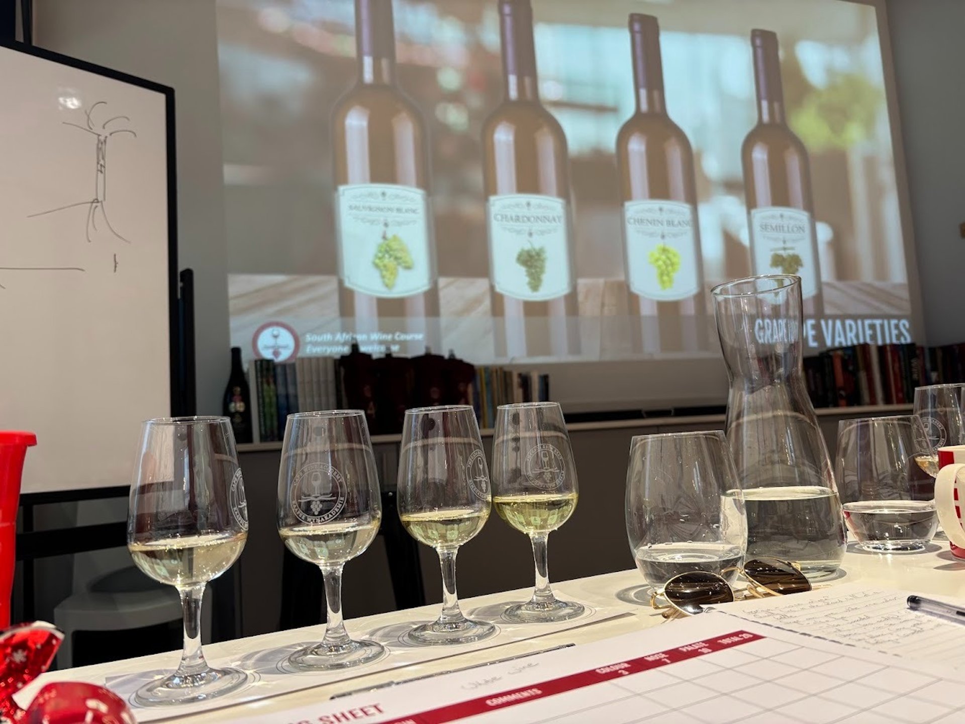 gray computer monitor