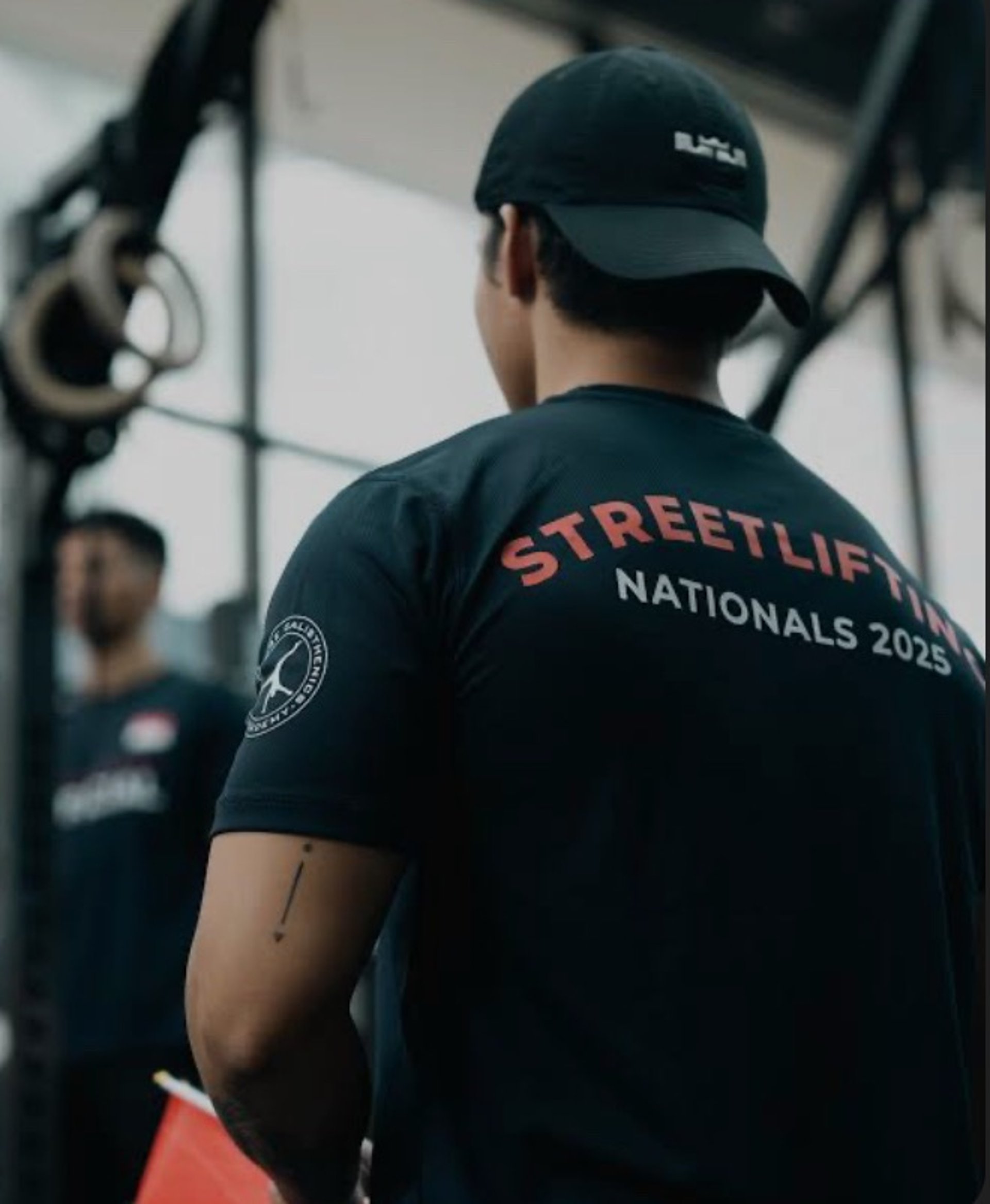 gray computer monitor