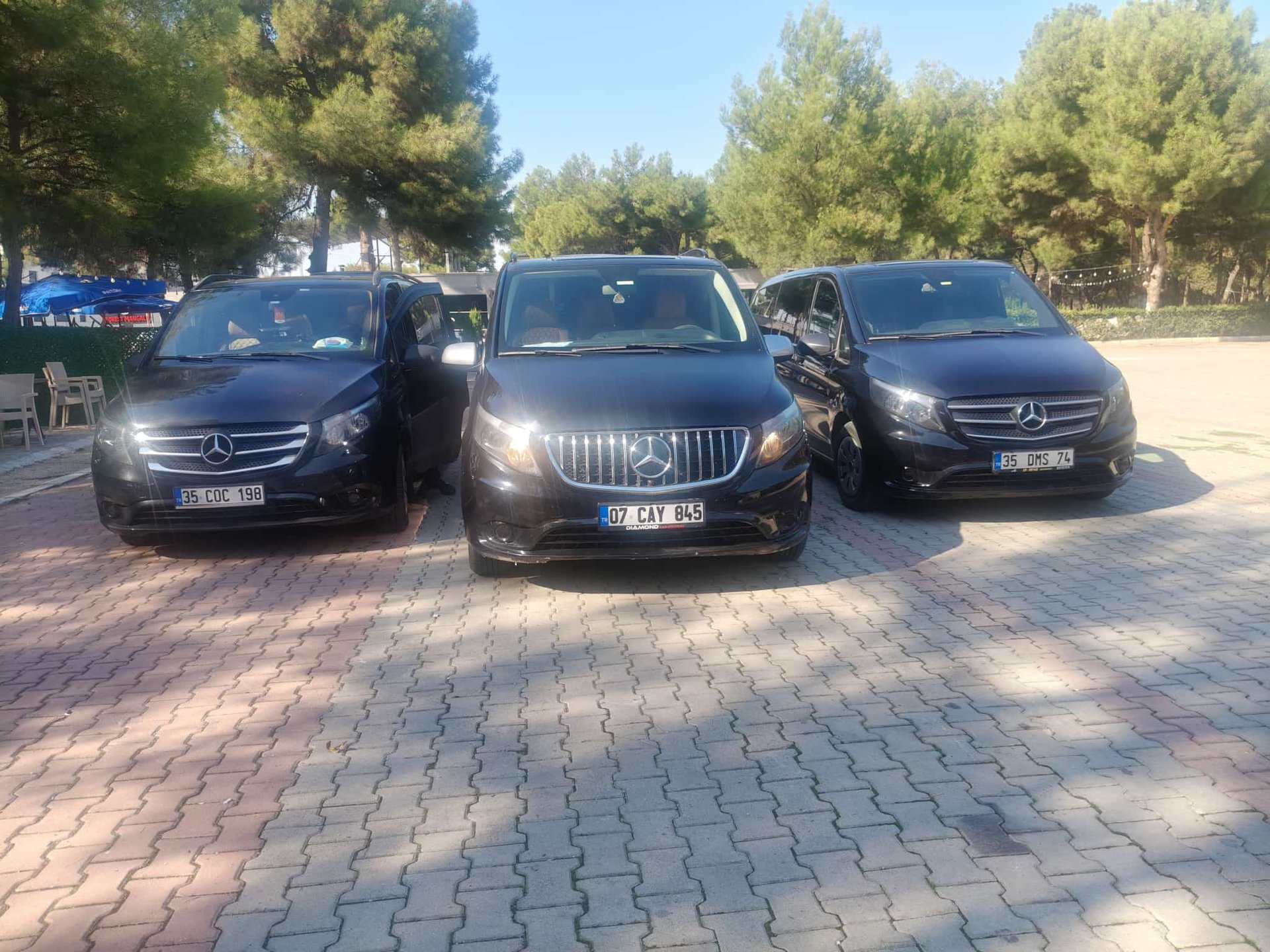 black and brown leather padded tub sofa