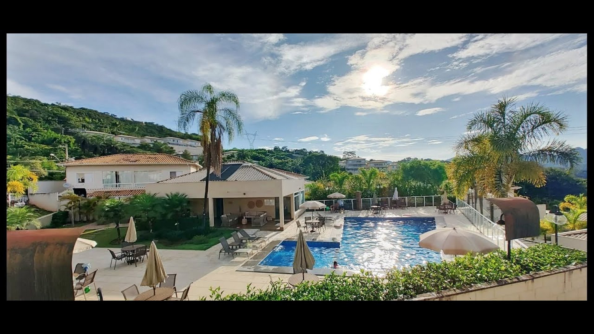 black and white bed linen