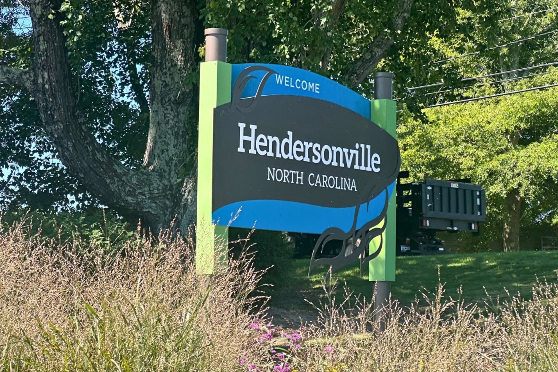 Downtown Hendersonville welcome sign representing Asheville Locksmith Now service area in Hendersonville, NC