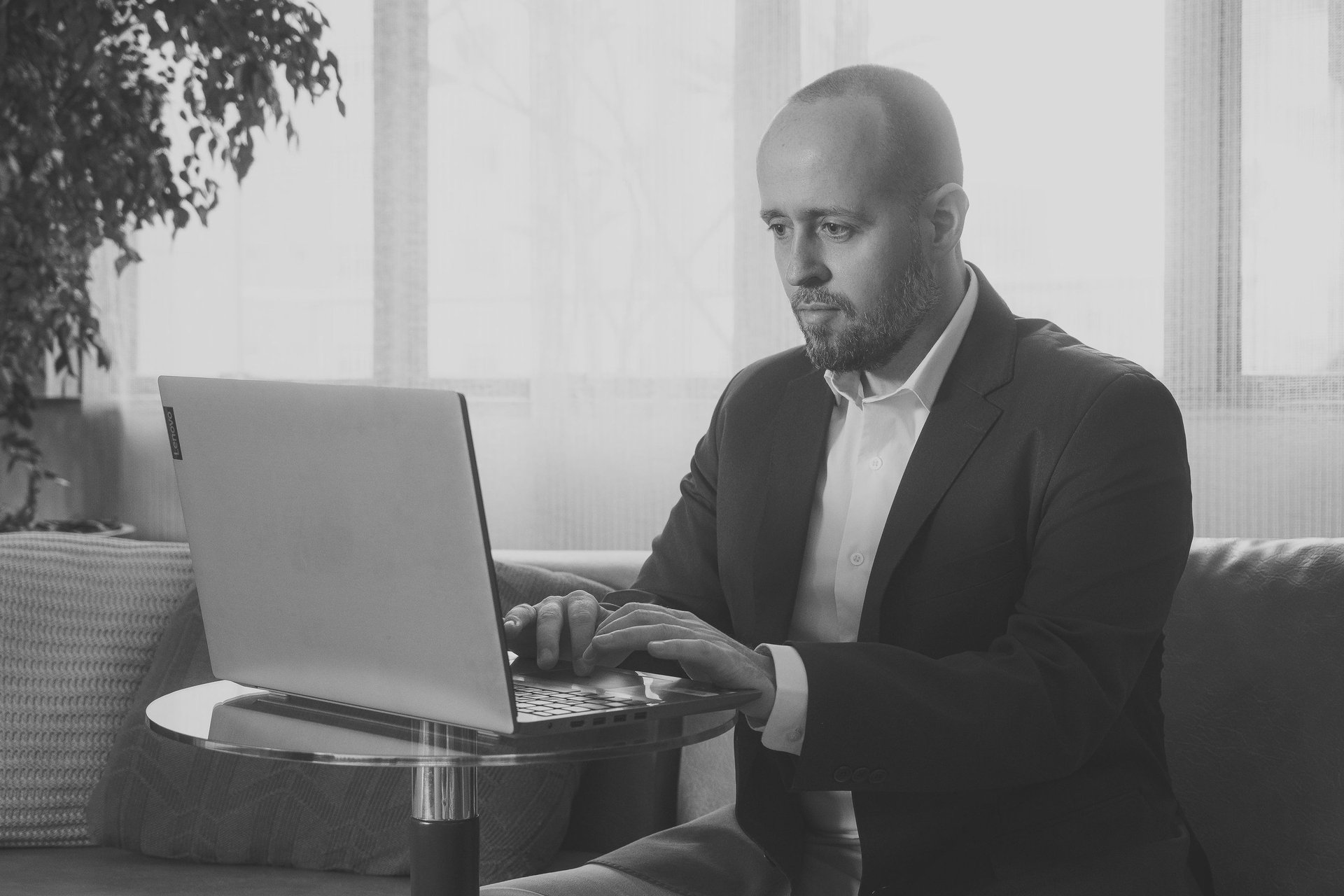 black and white bed linen