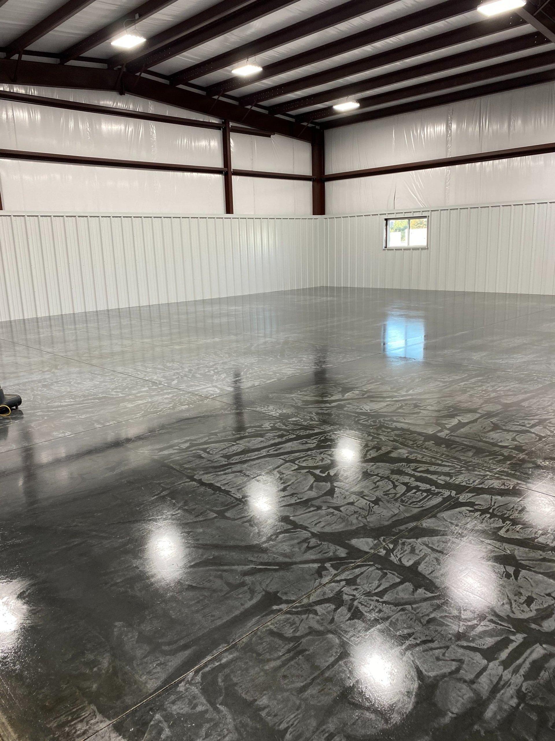 Best floor waxing service in Kansas and Missouri