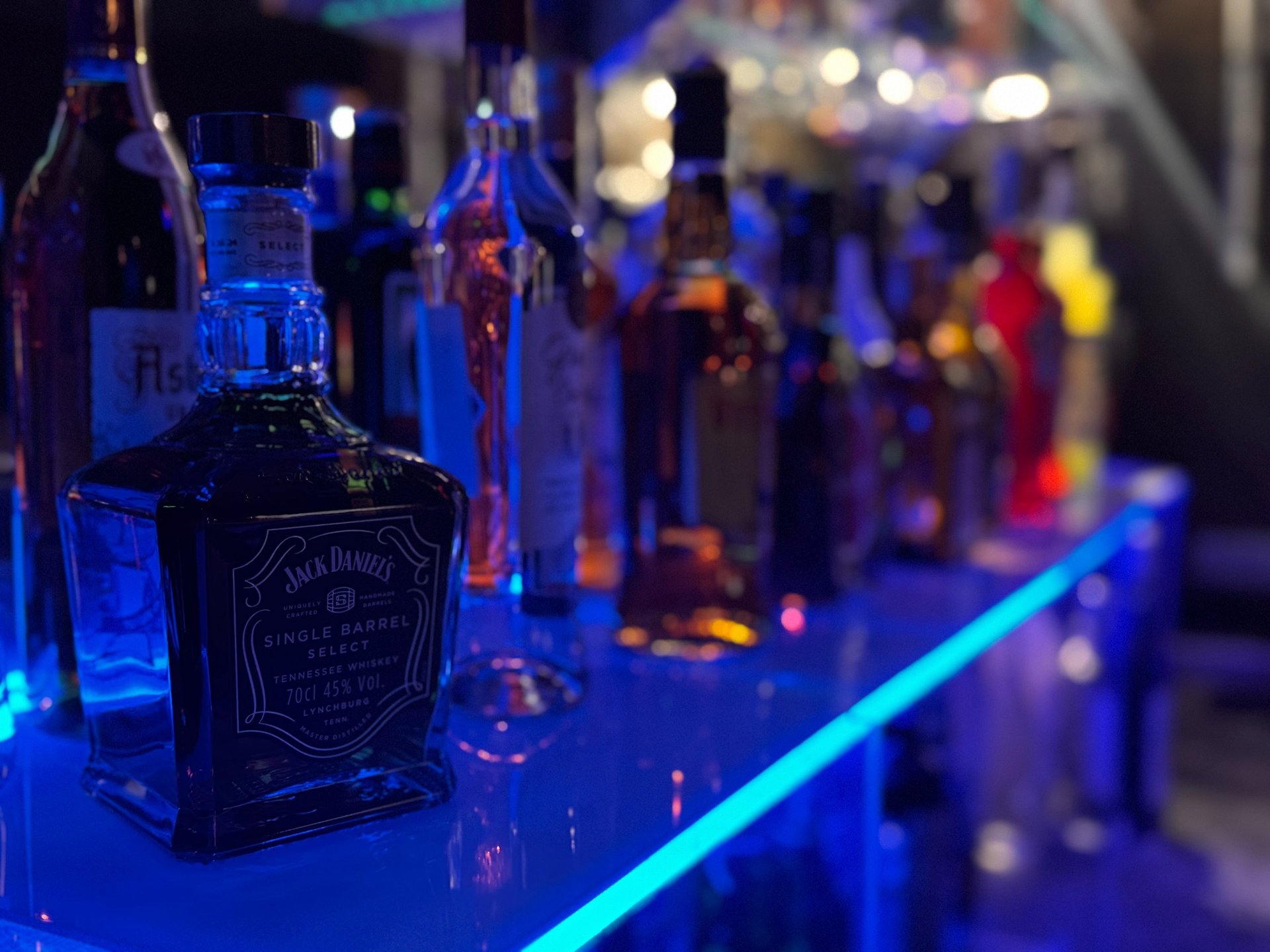 black and white bed linen