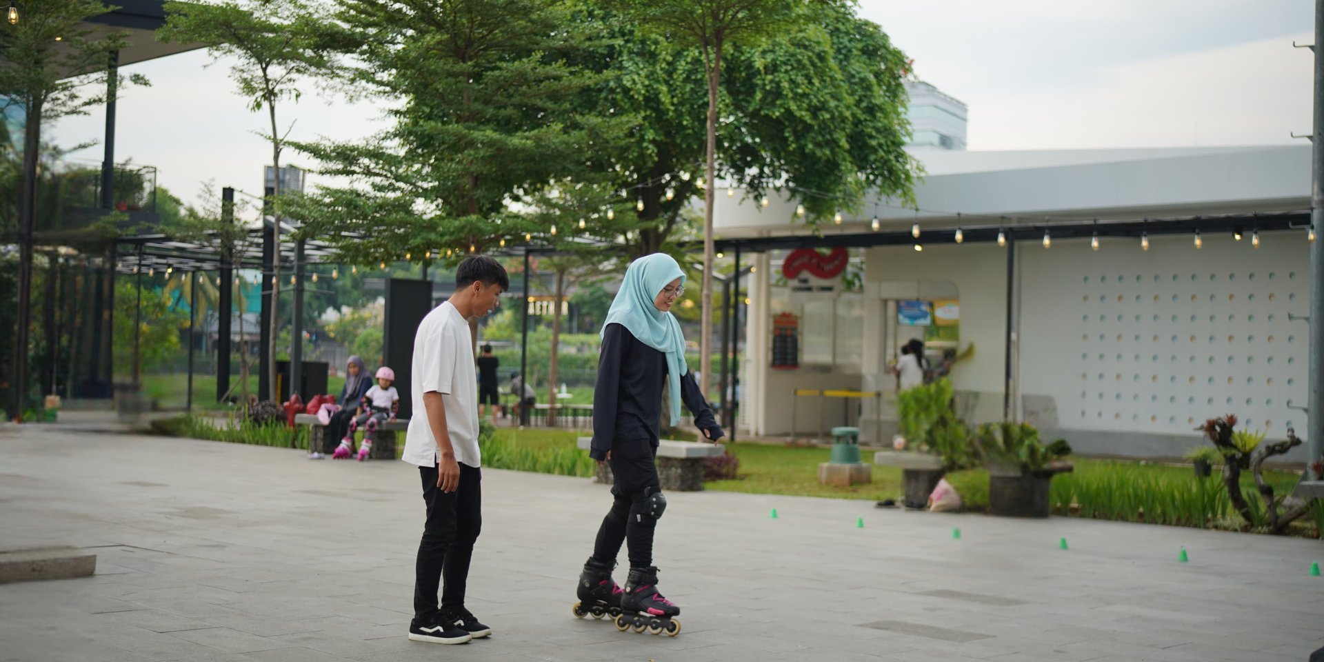 black and white bed linen