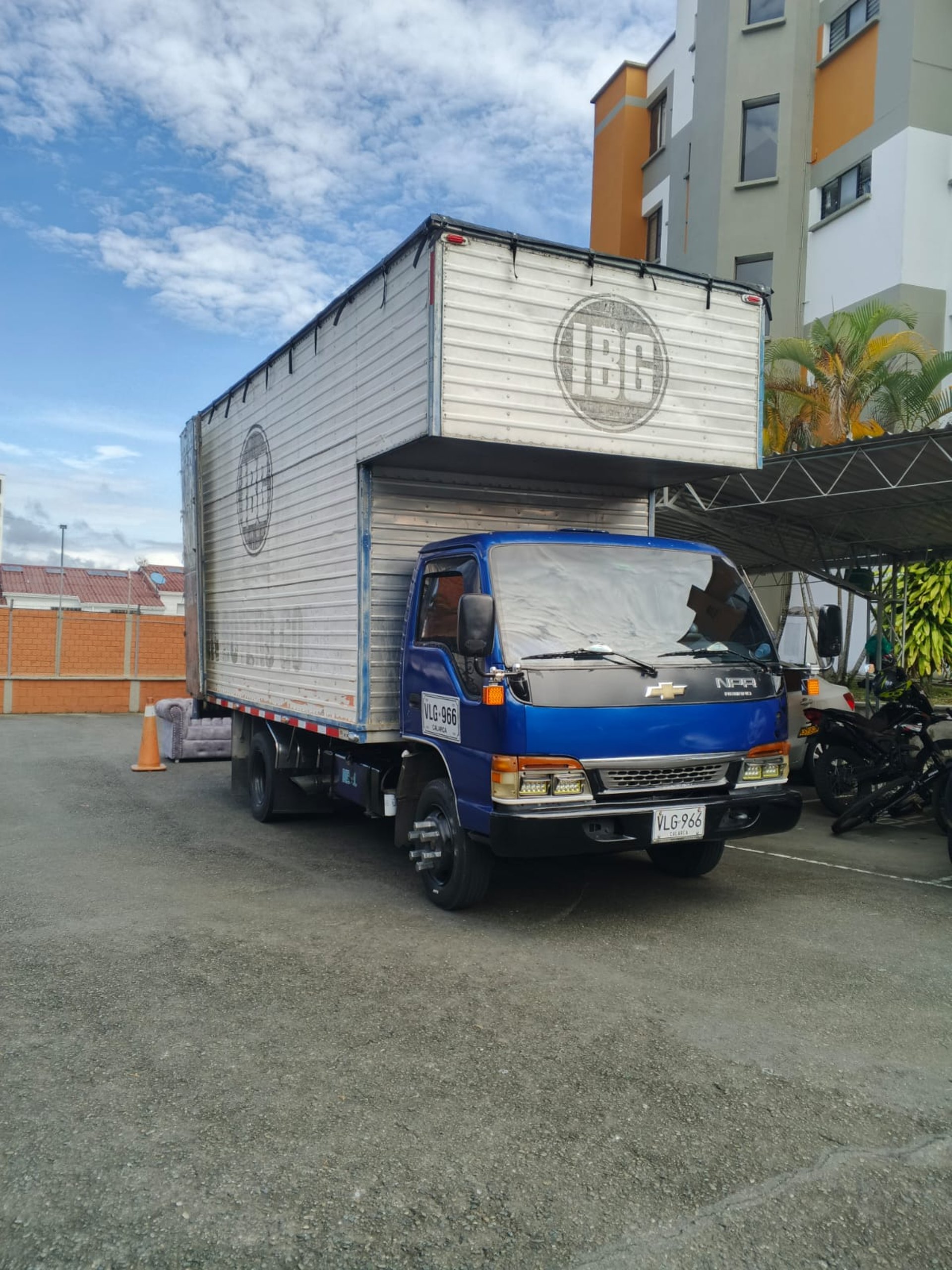 black and brown leather padded tub sofa