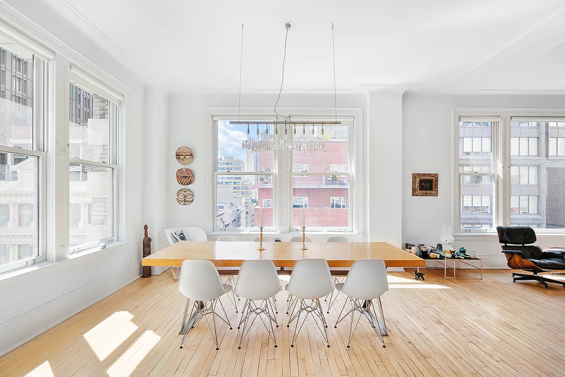 white ceramic sink near white ceramic sink