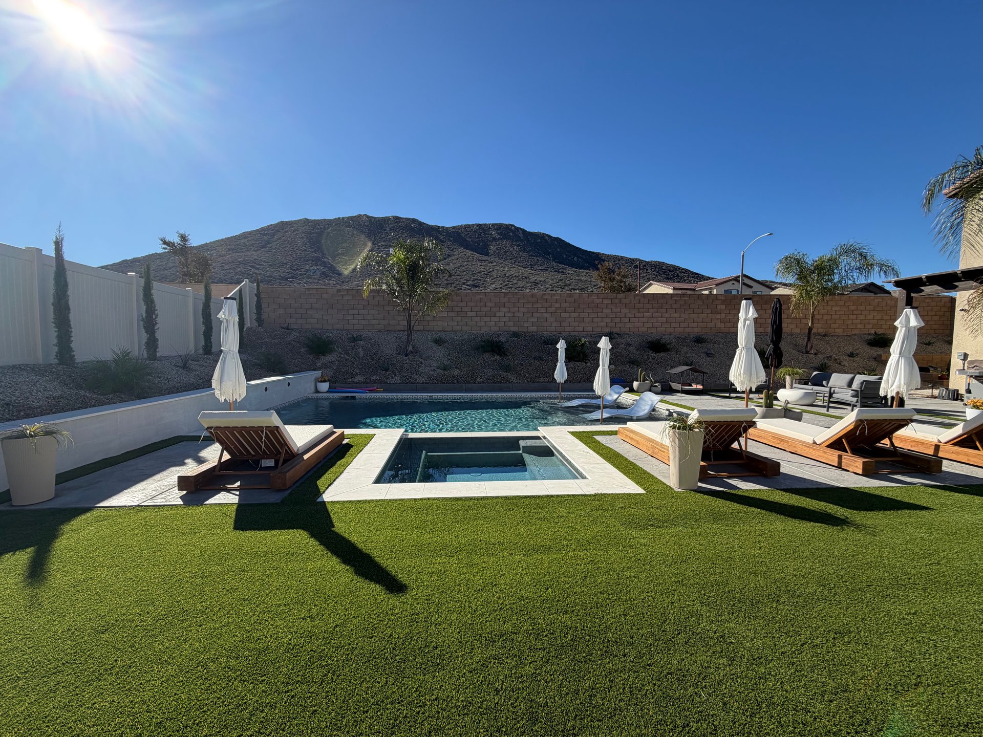 black and white bed linen