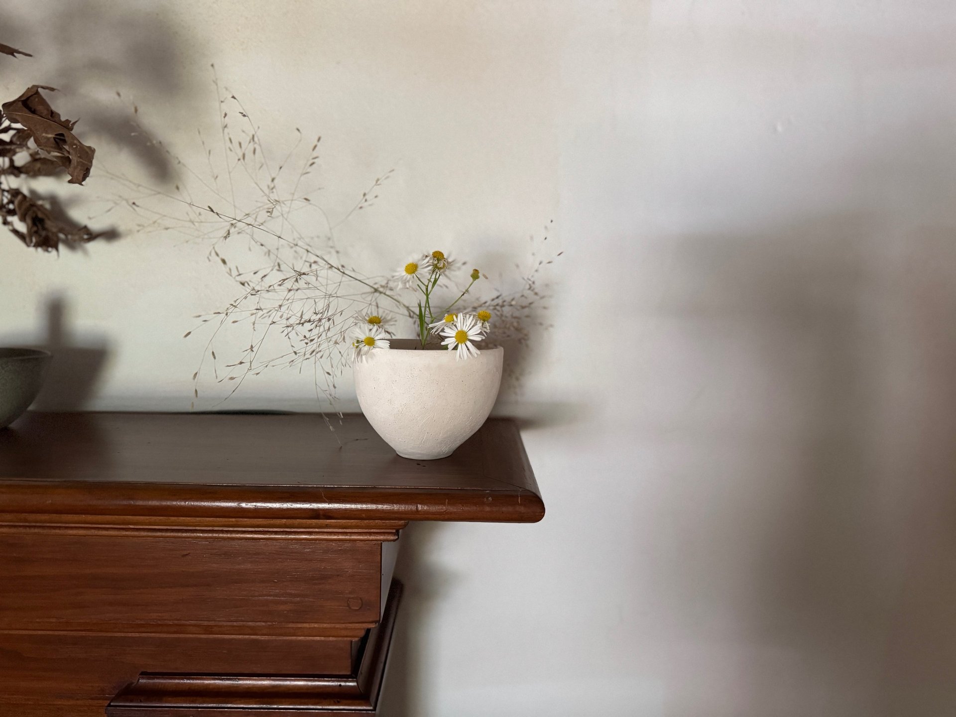 black and white bed linen