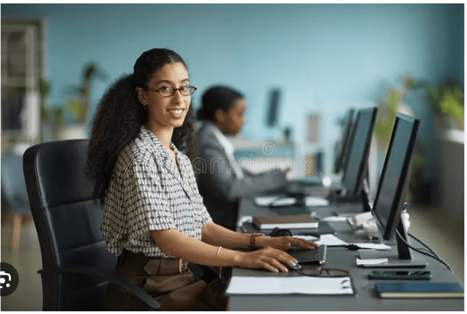 gray computer monitor