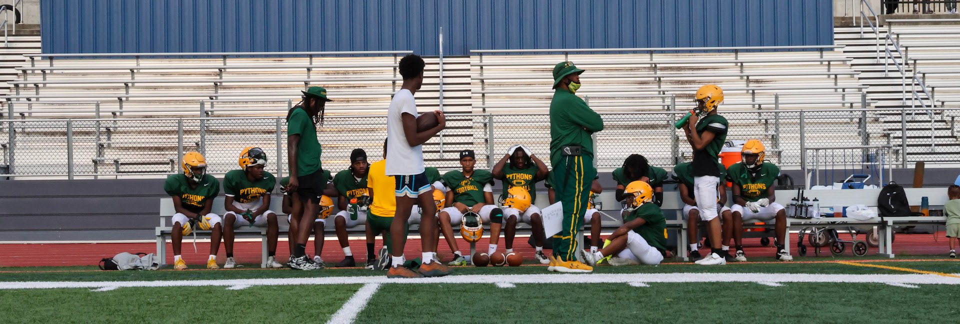 black and white bed linen