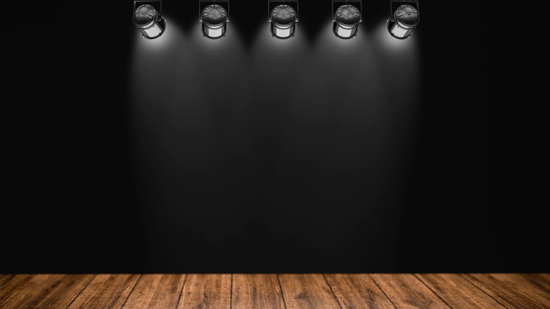 a microphone that is on a stand in the dark