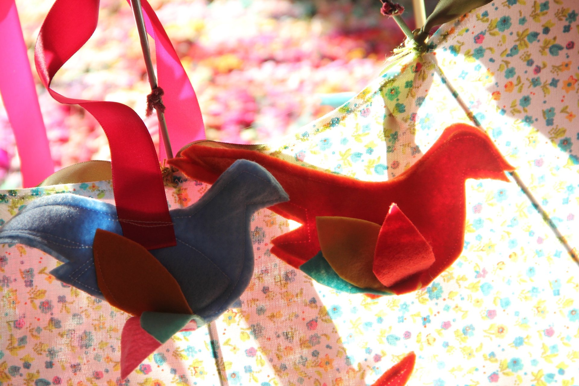 gray computer monitor