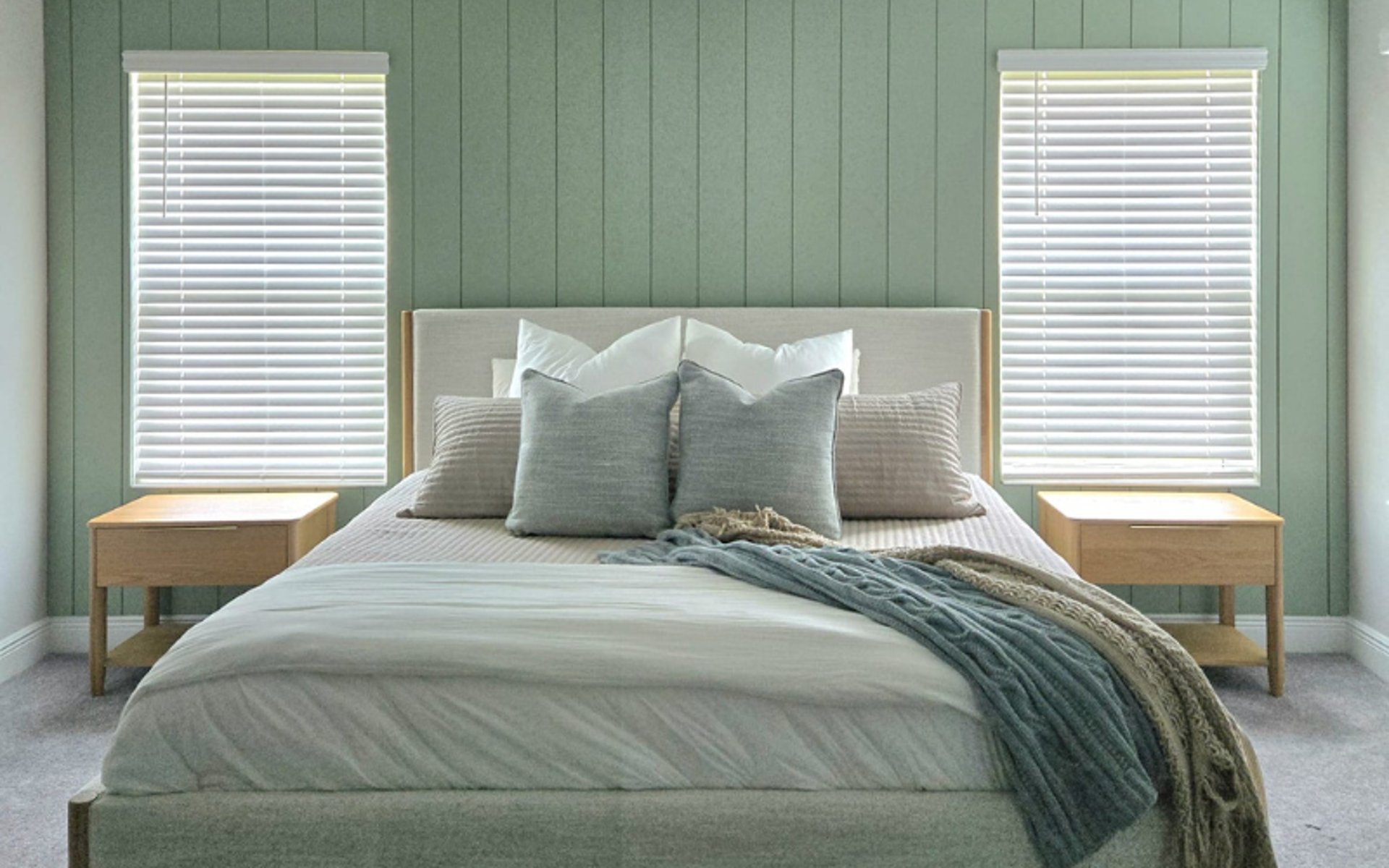 black and white bed linen