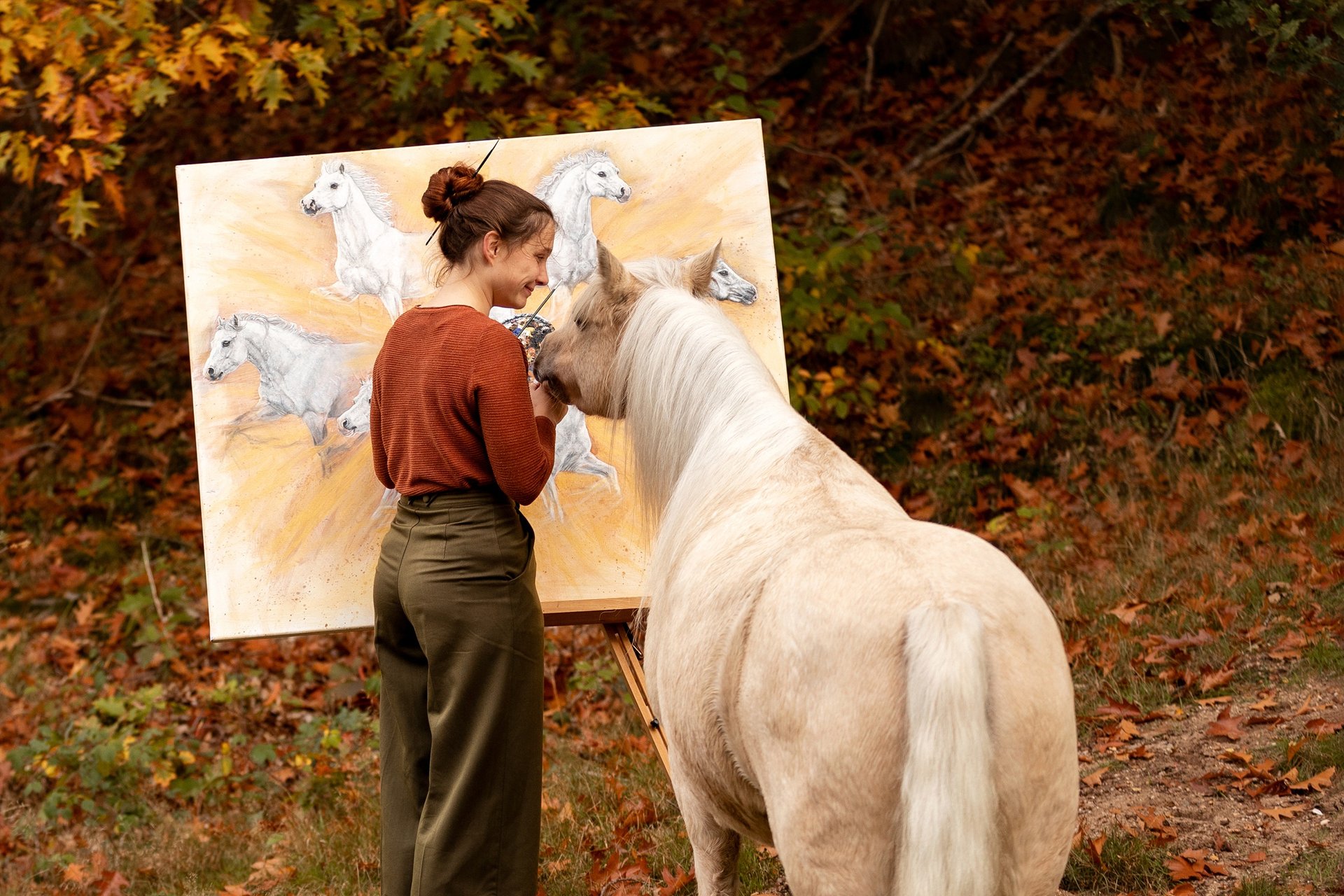 an abstract photo of a curved building with a blue sky in the background