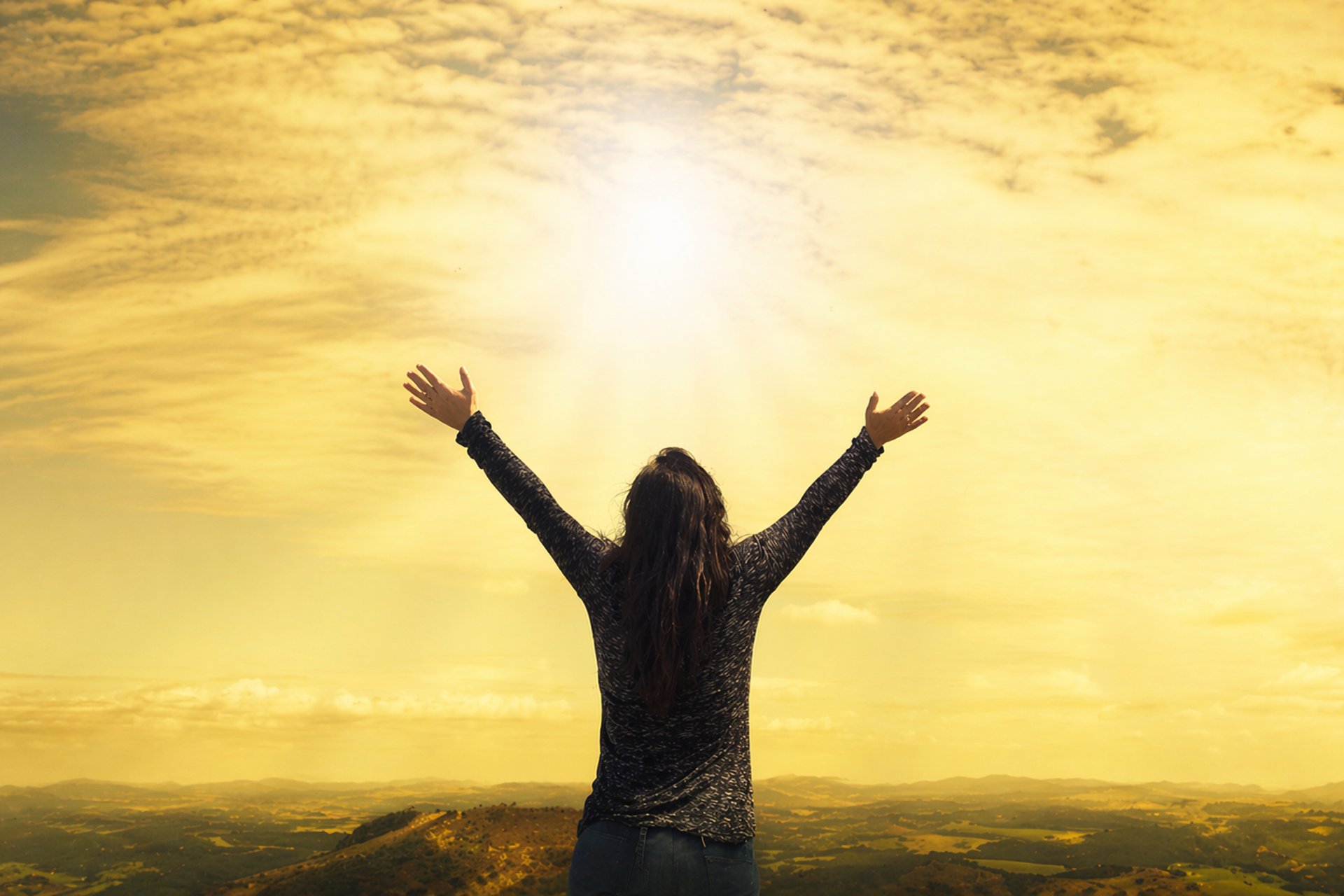 lady in prayer for forgiveness