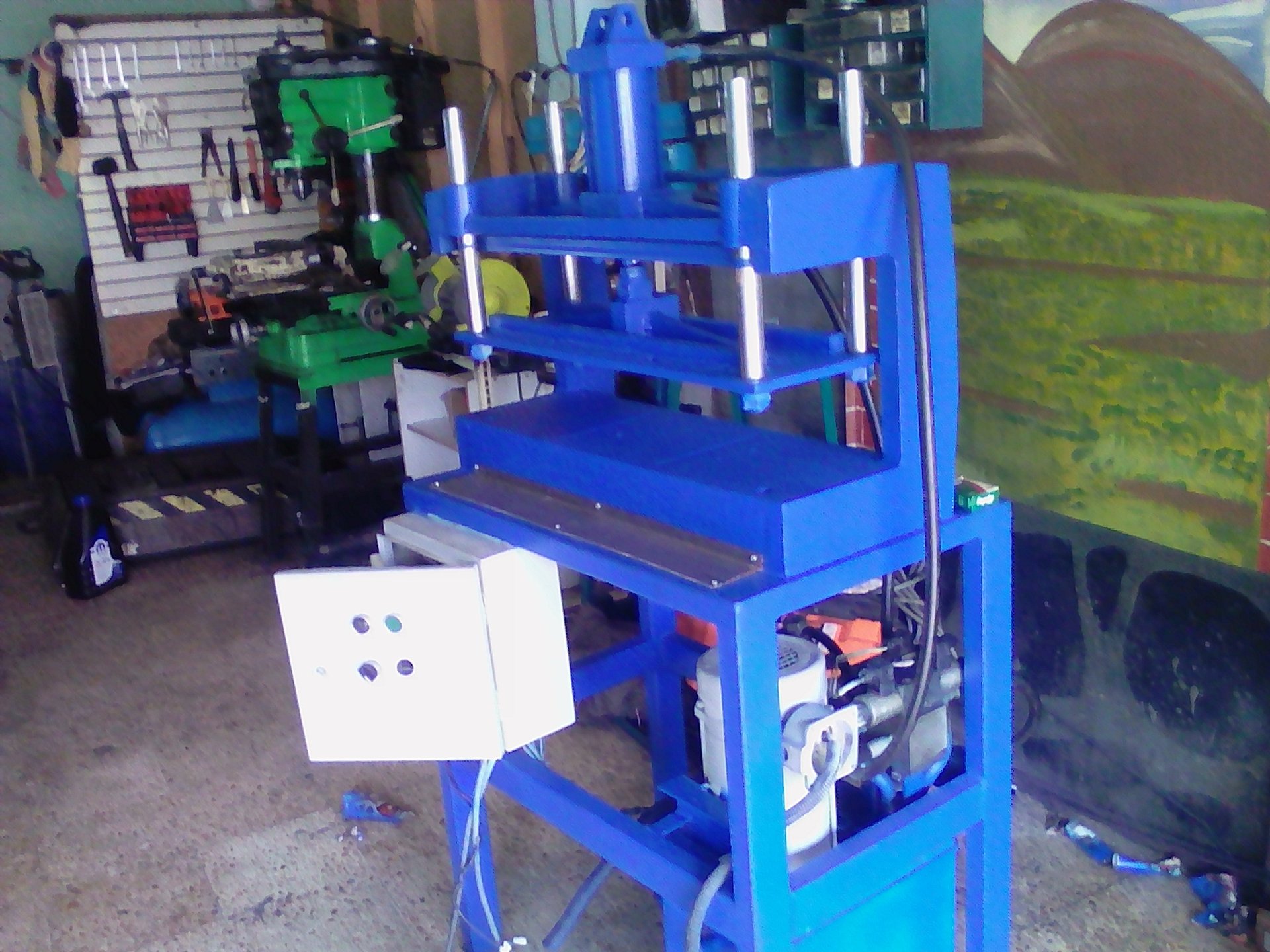 black and brown leather padded tub sofa