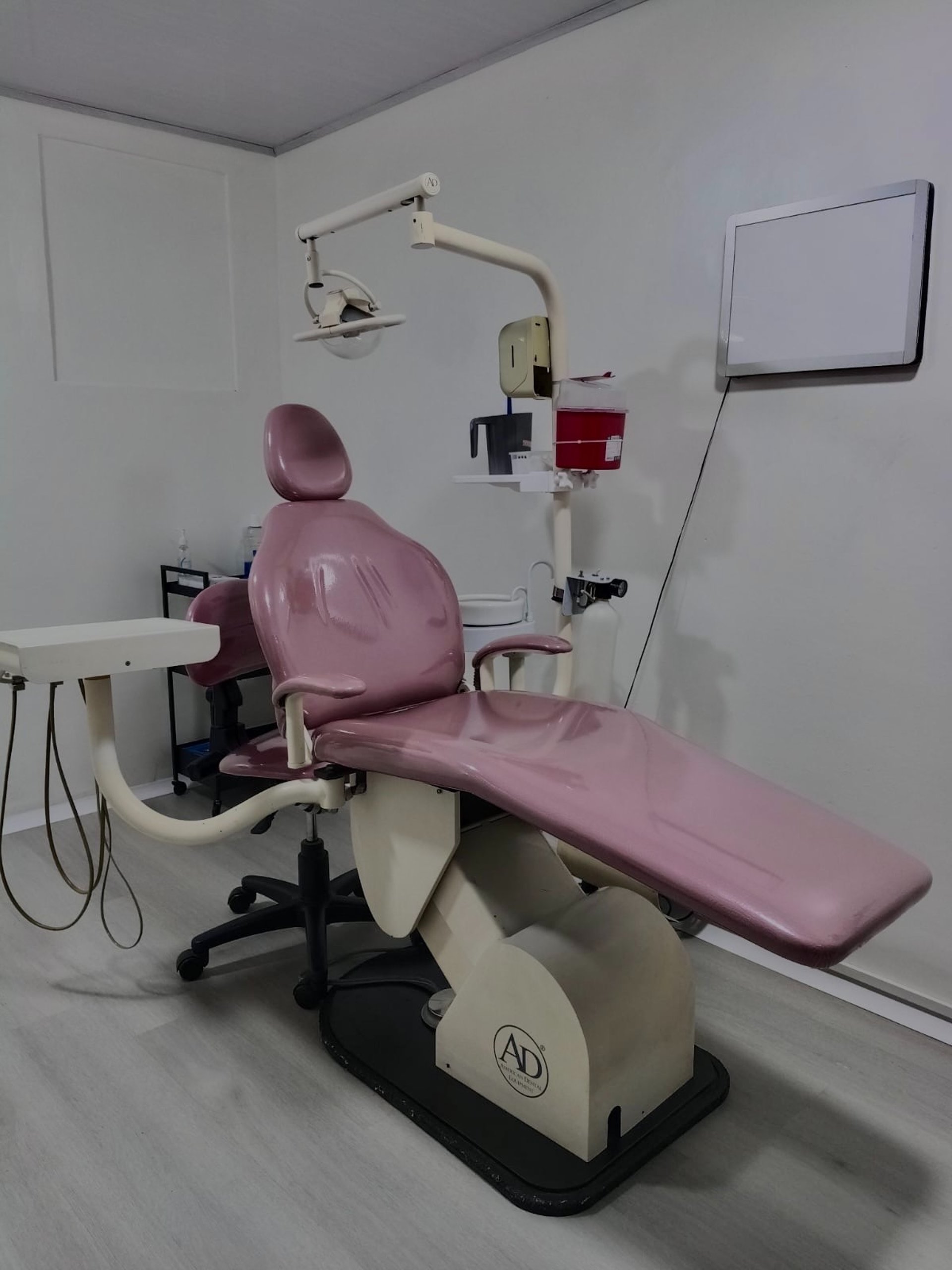 black and brown leather padded tub sofa