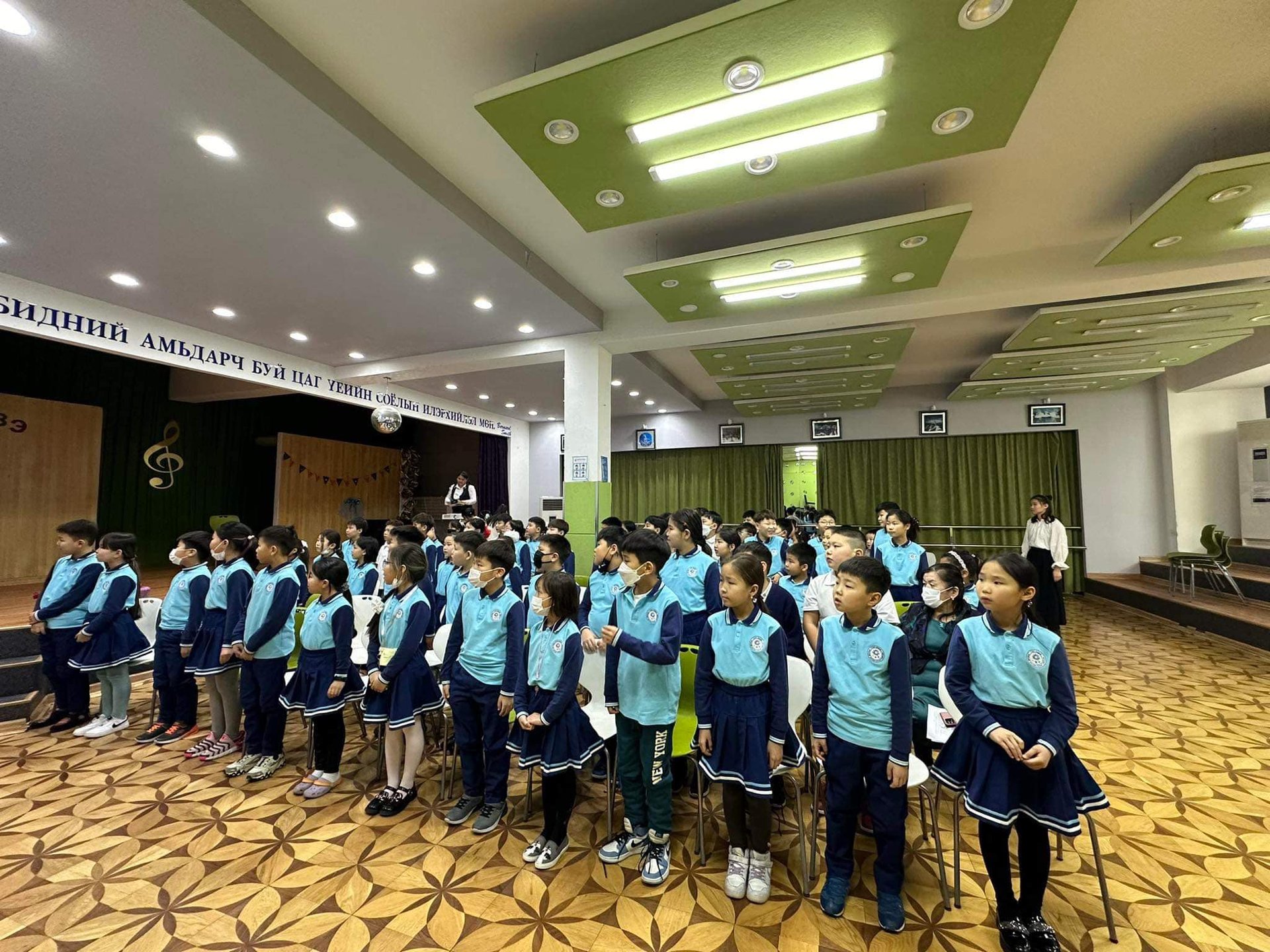 black and brown leather padded tub sofa